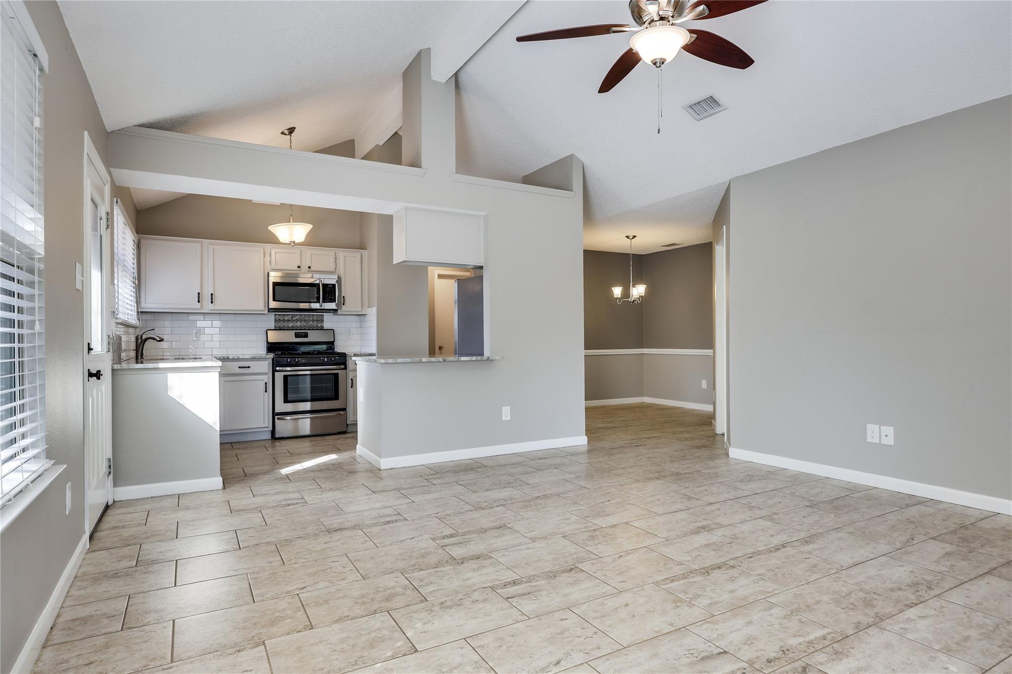 16712 Village Oak Loop Property Photo 6