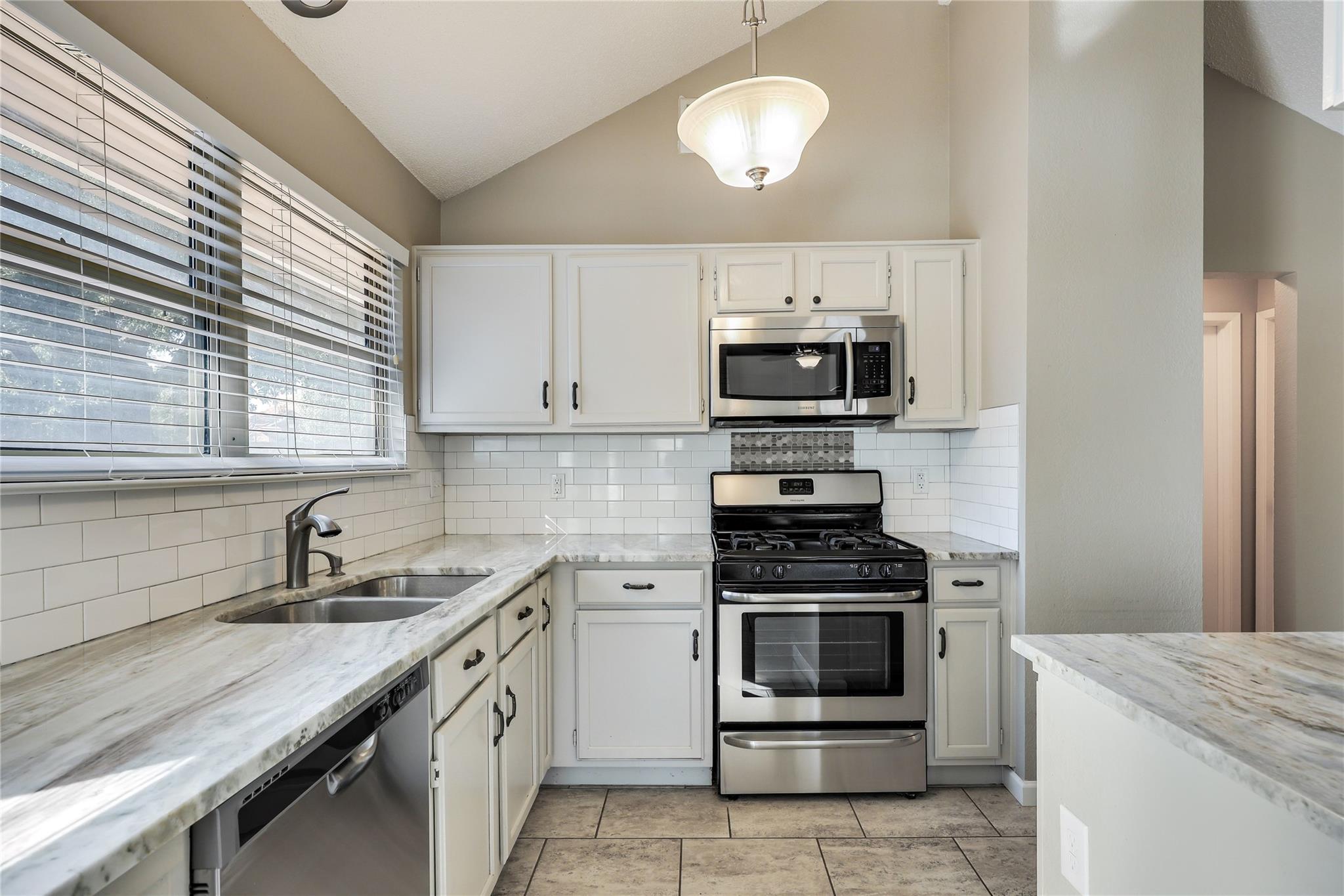 16712 Village Oak Loop Property Photo 10