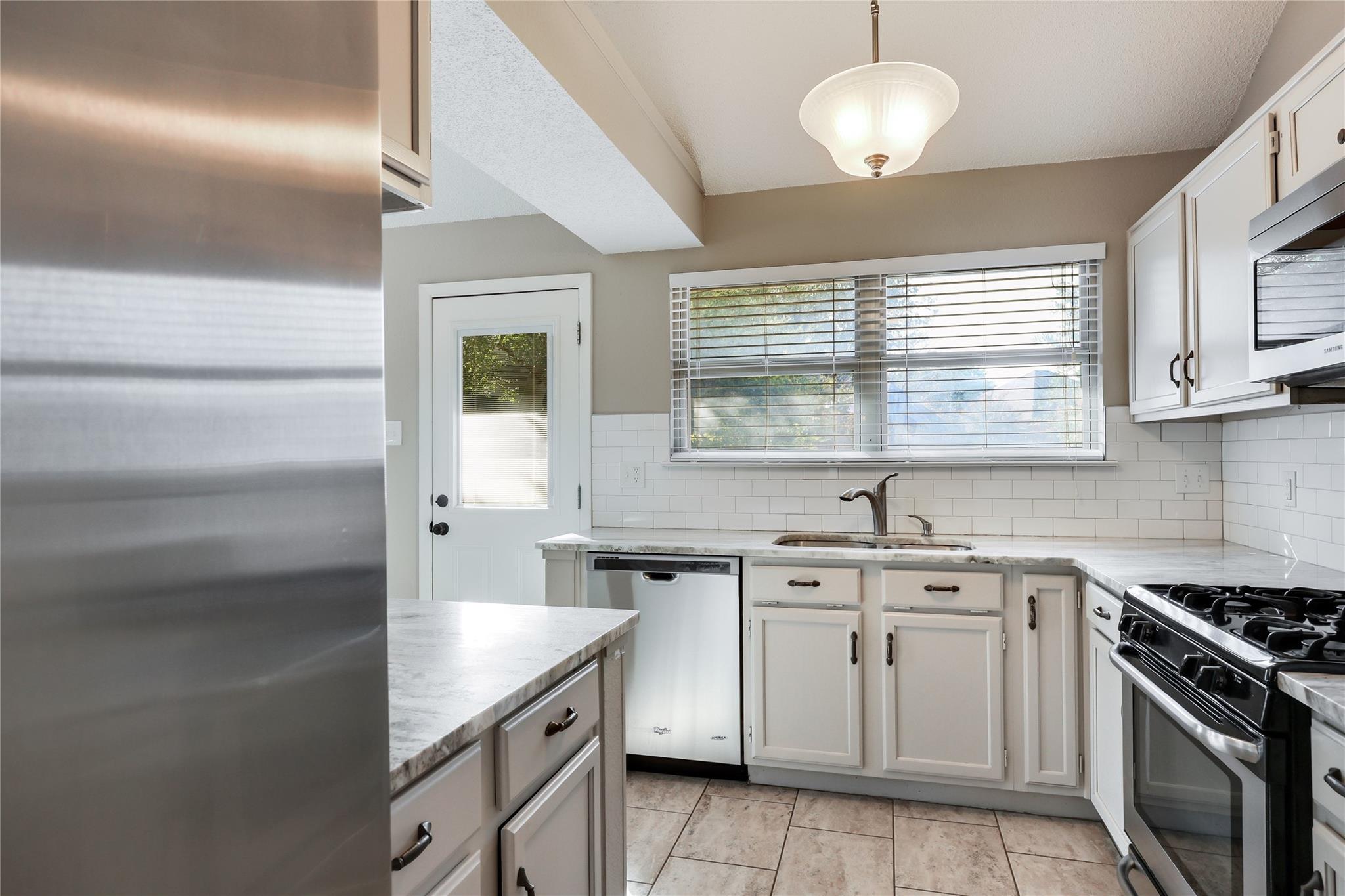 16712 Village Oak Loop Property Photo 11