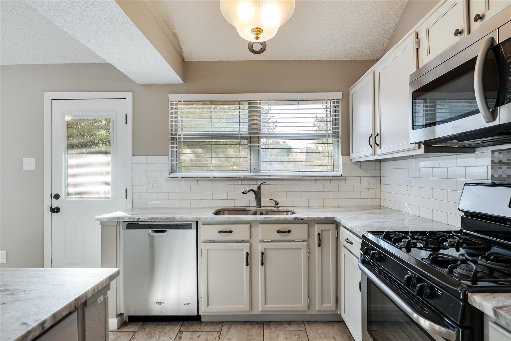 16712 Village Oak Loop Property Photo 12