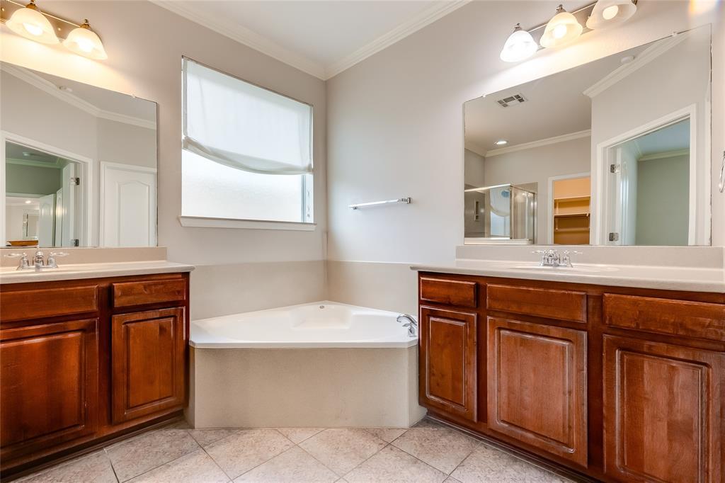 4207 Engadina Pass Property Photo 37