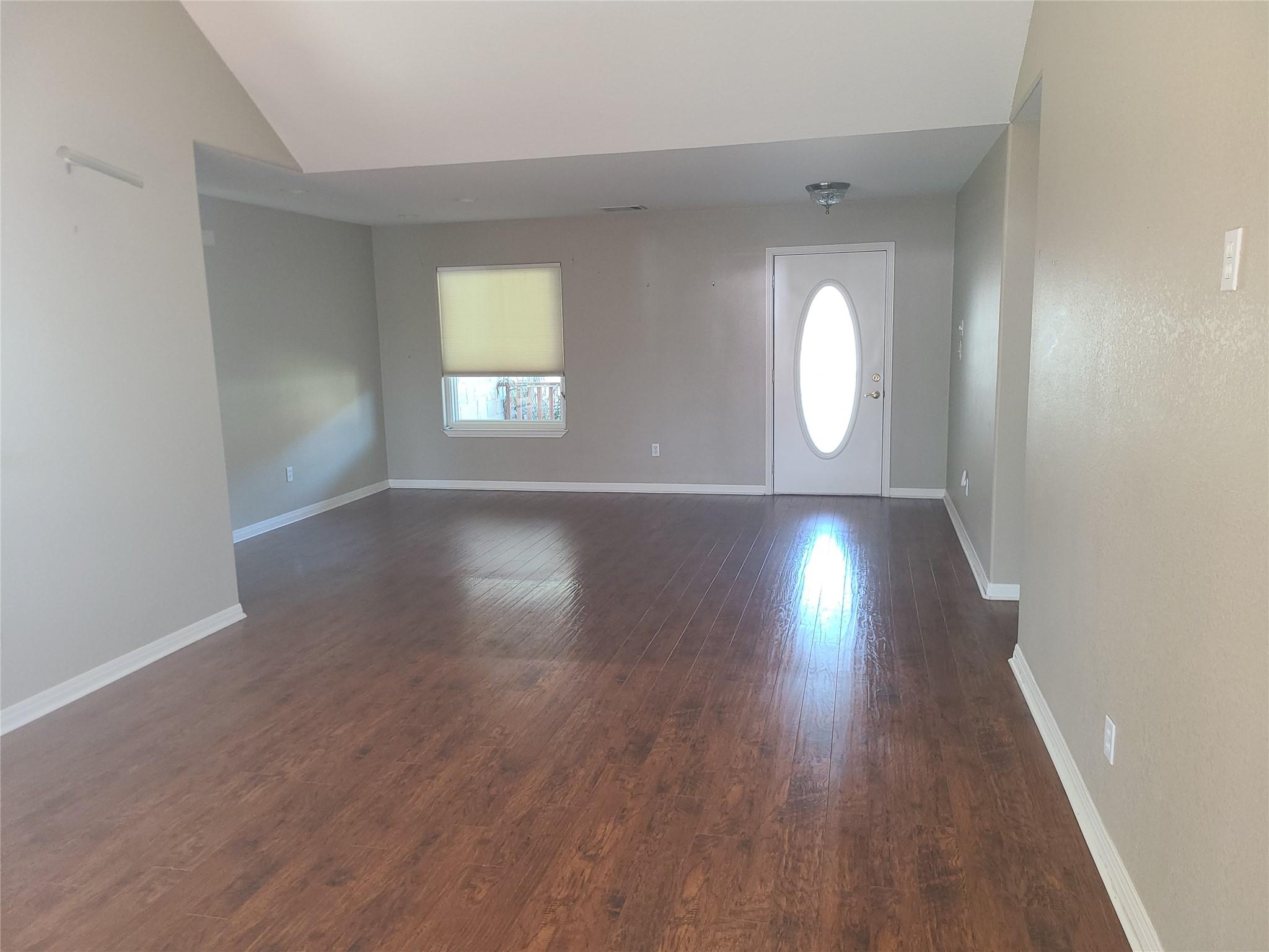6 Saddle Rock Rdg Property Photo 2