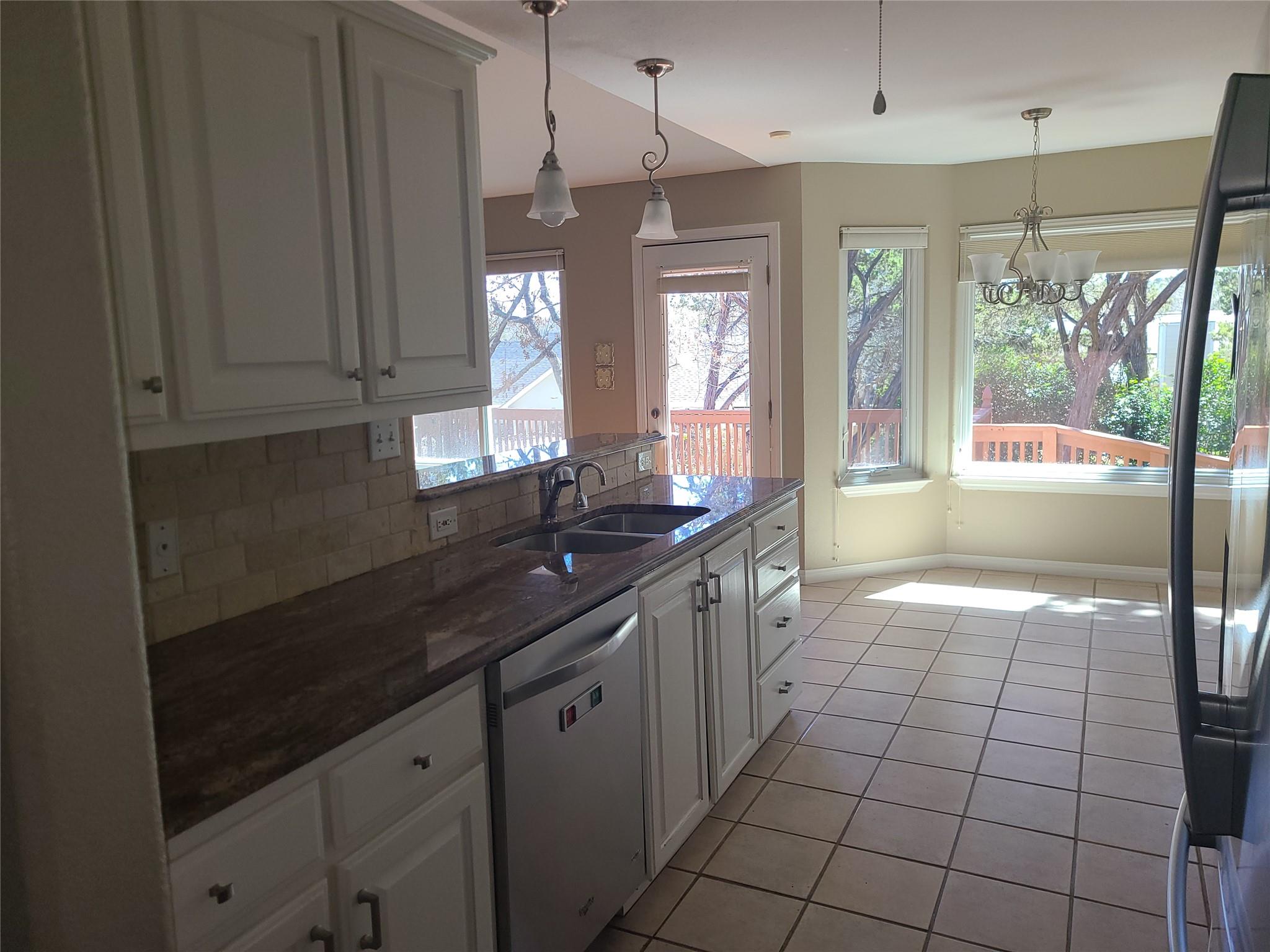 6 Saddle Rock Rdg Property Photo 5