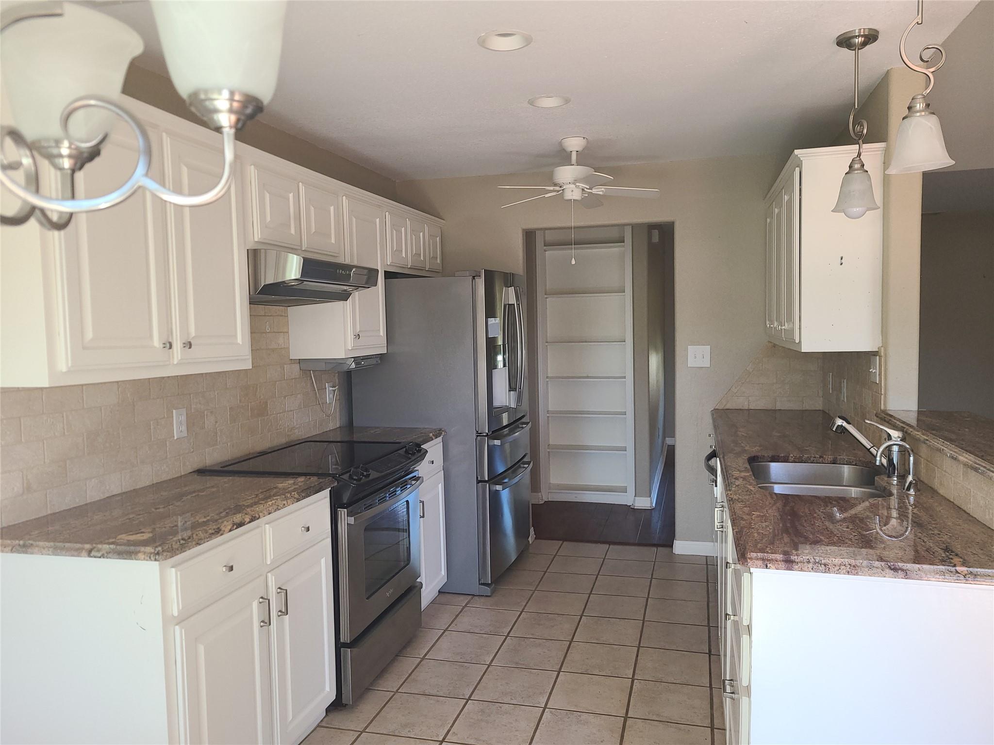 6 Saddle Rock Rdg Property Photo 6