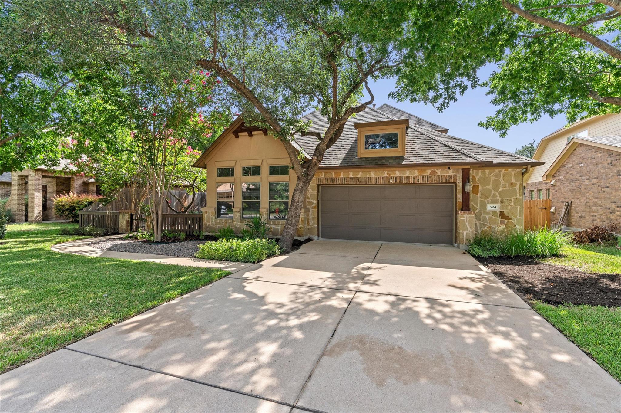 504 S Gadwall Ln Property Photo 1