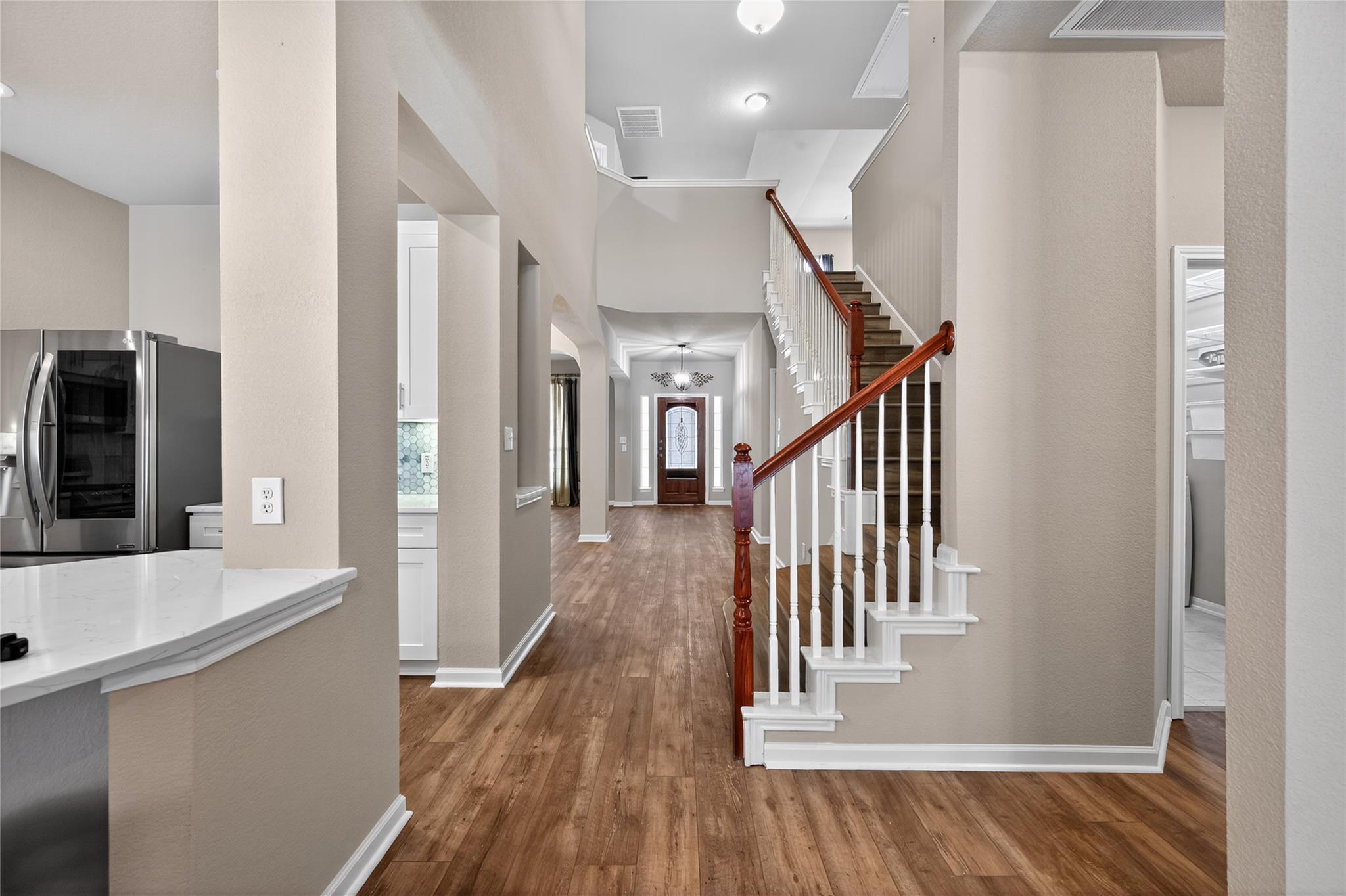 15512 Interlachen Dr Property Photo 3