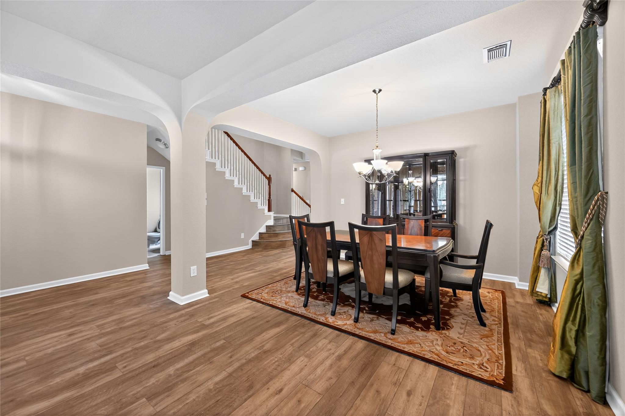 15512 Interlachen Dr Property Photo 6