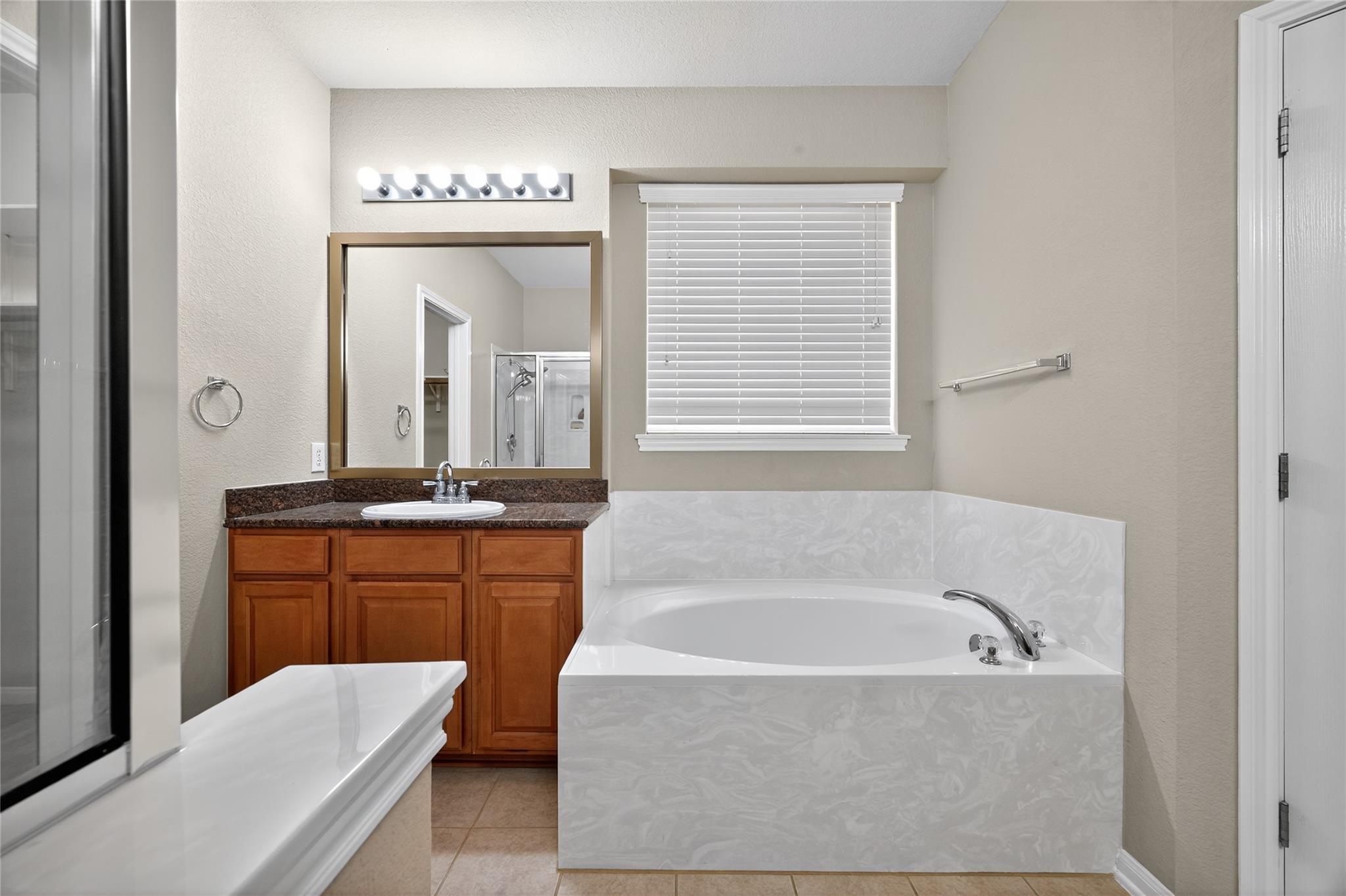 15512 Interlachen Dr Property Photo 15