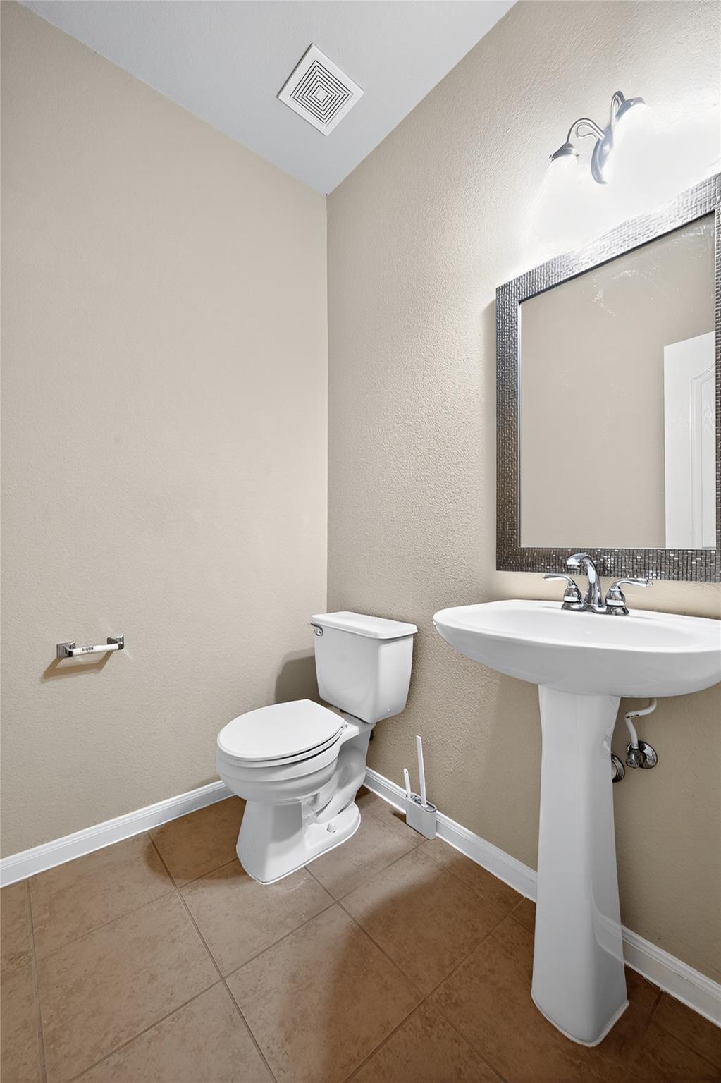 15512 Interlachen Dr Property Photo 20