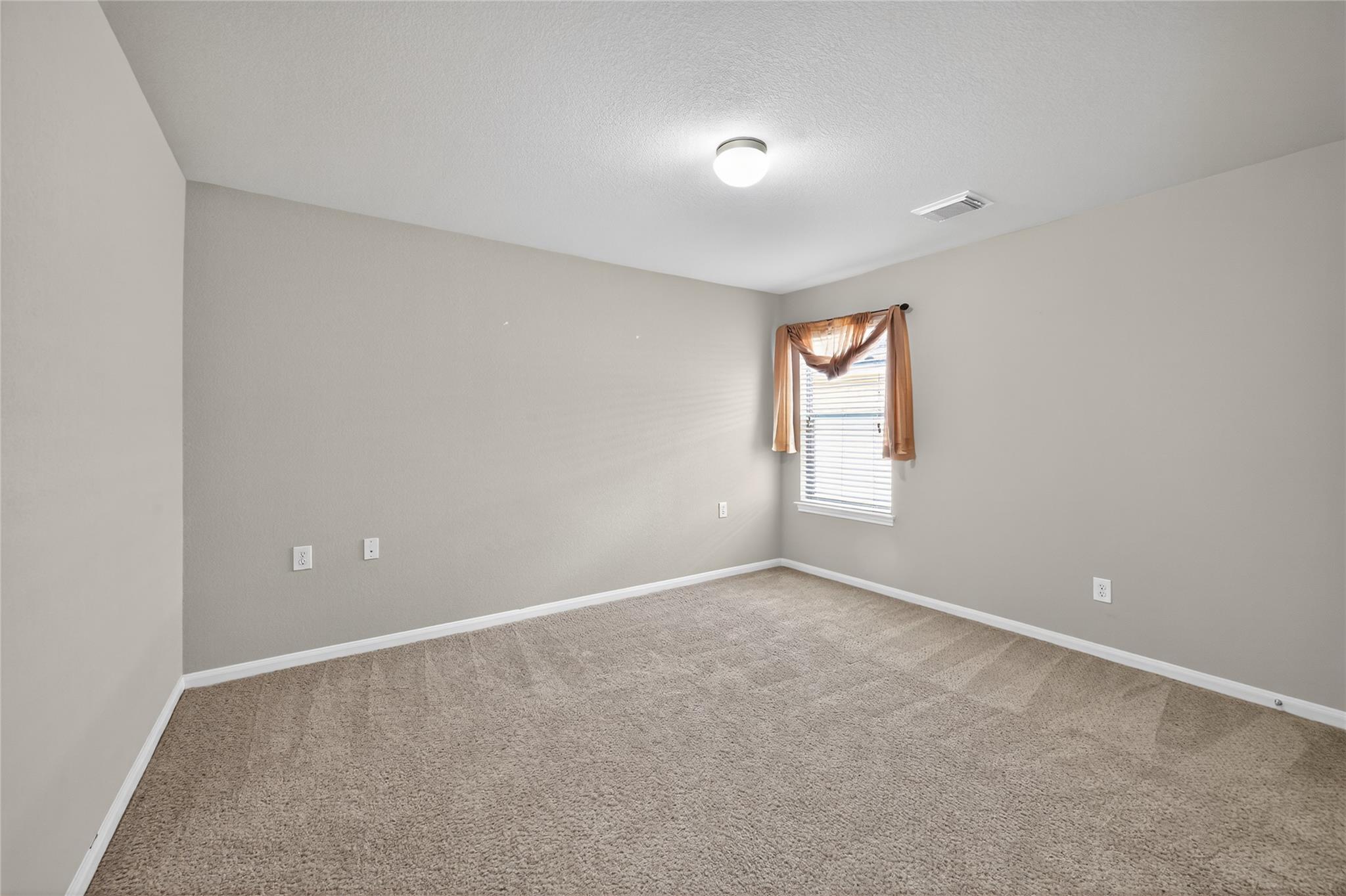 15512 Interlachen Dr Property Photo 26