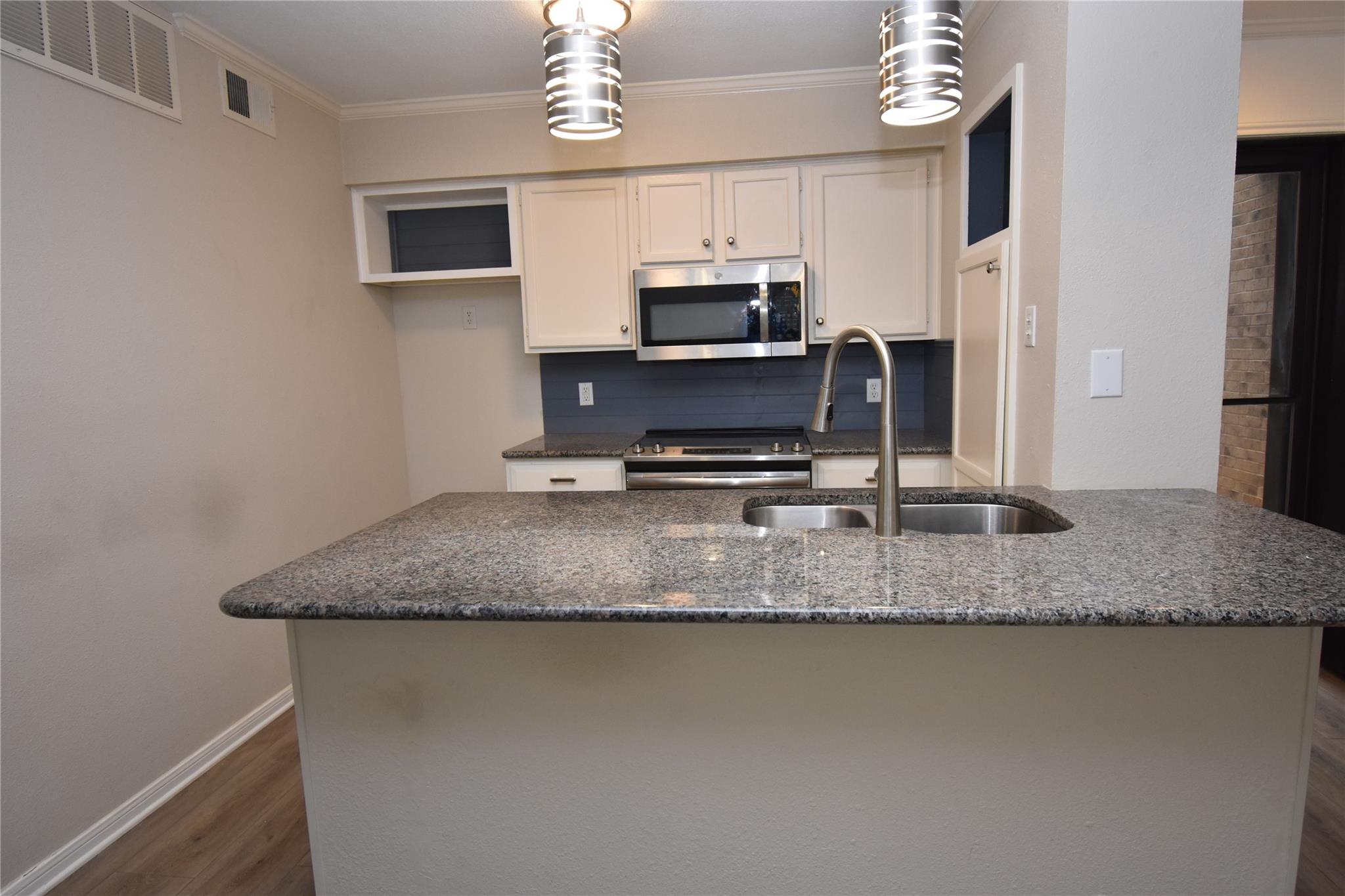 8888 Tallwood Dr #2109 Property Photo 8