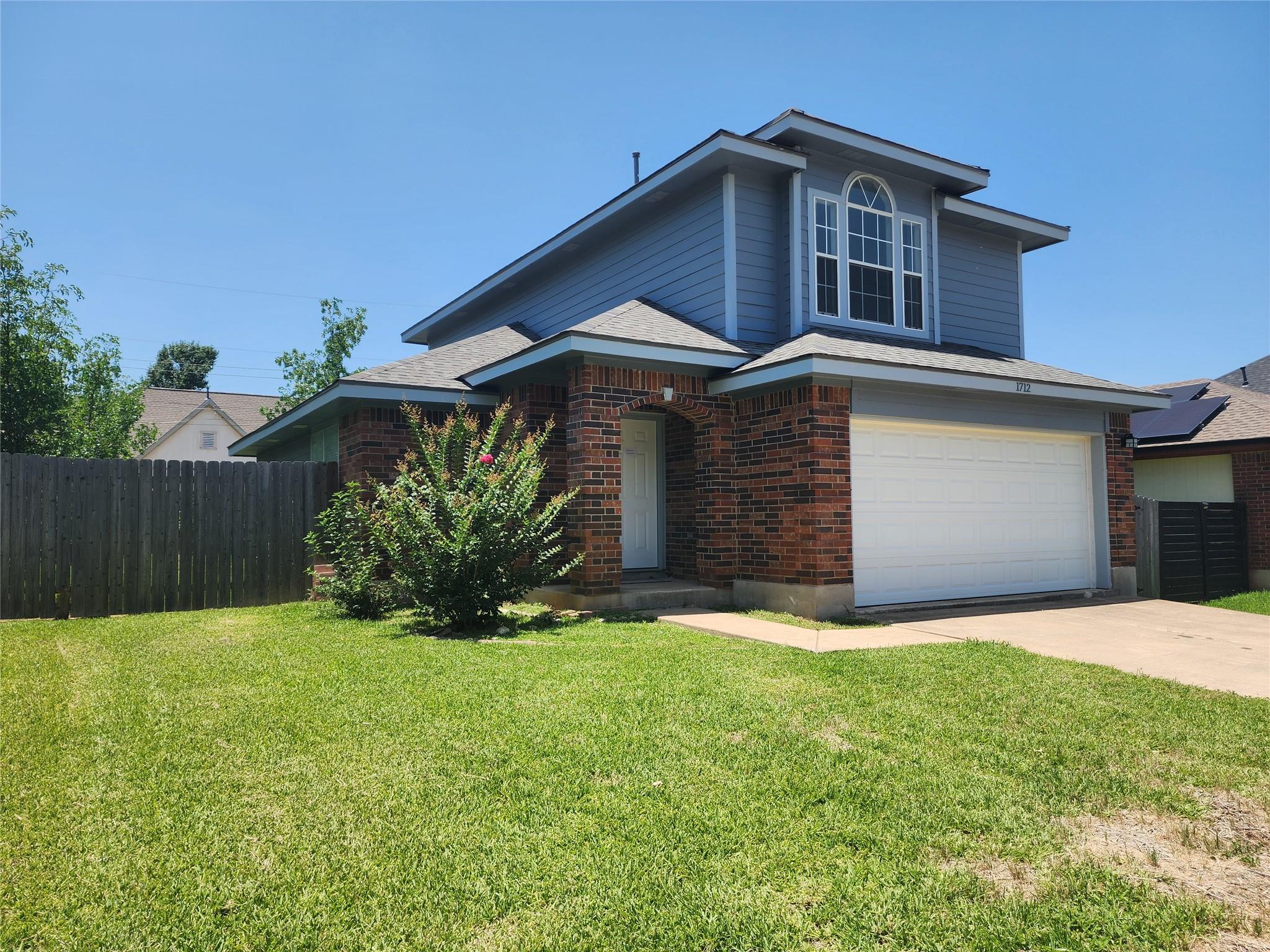 1712 Southwestern Dr Property Photo 1