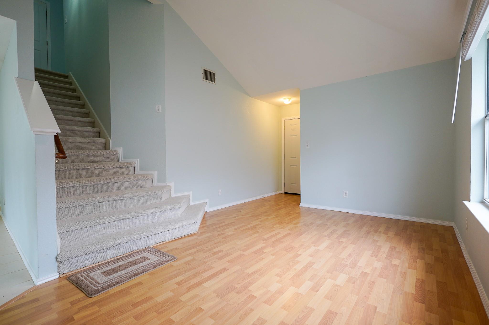 1712 Southwestern Dr Property Photo 7