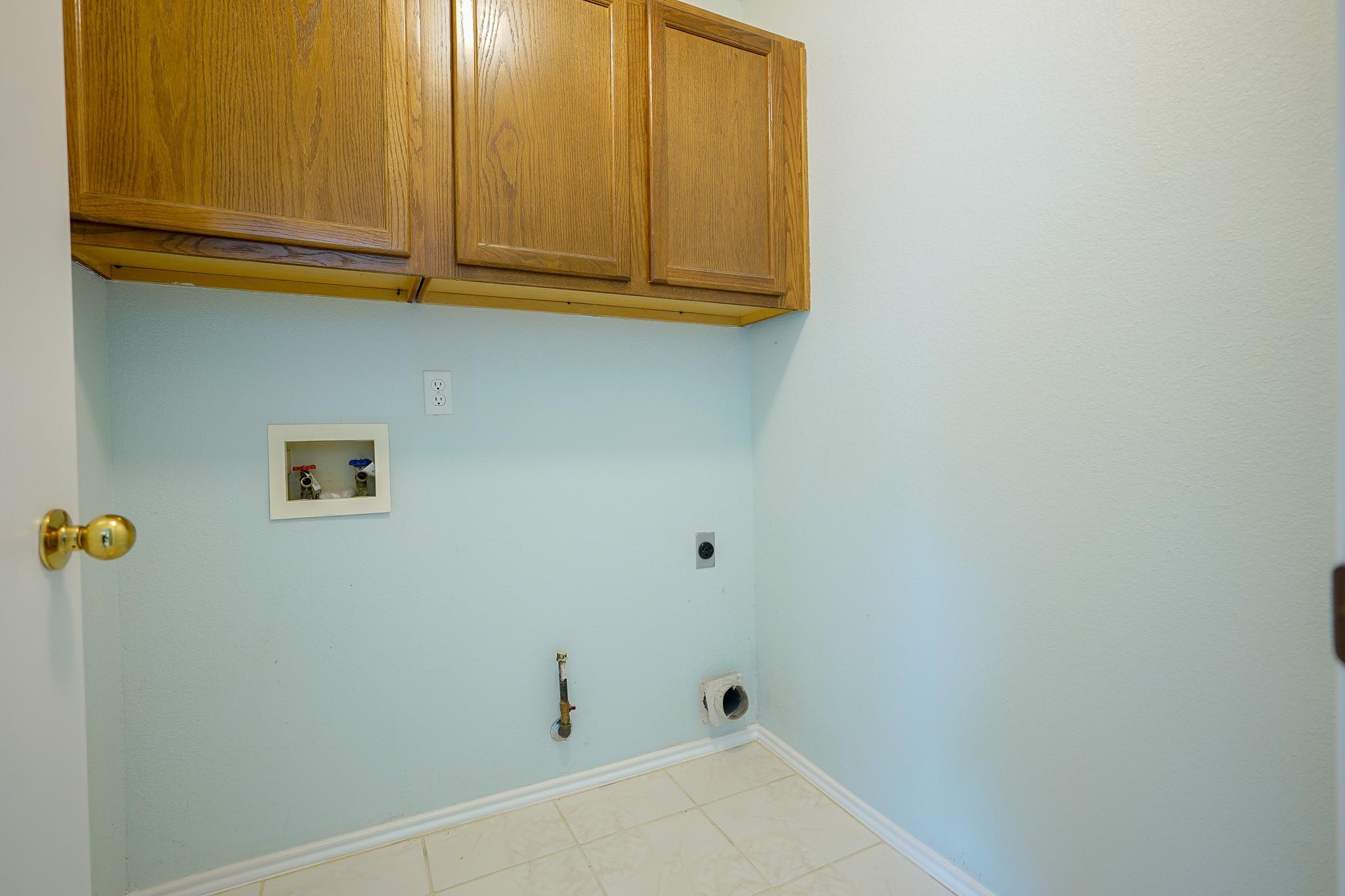 1712 Southwestern Dr Property Photo 11