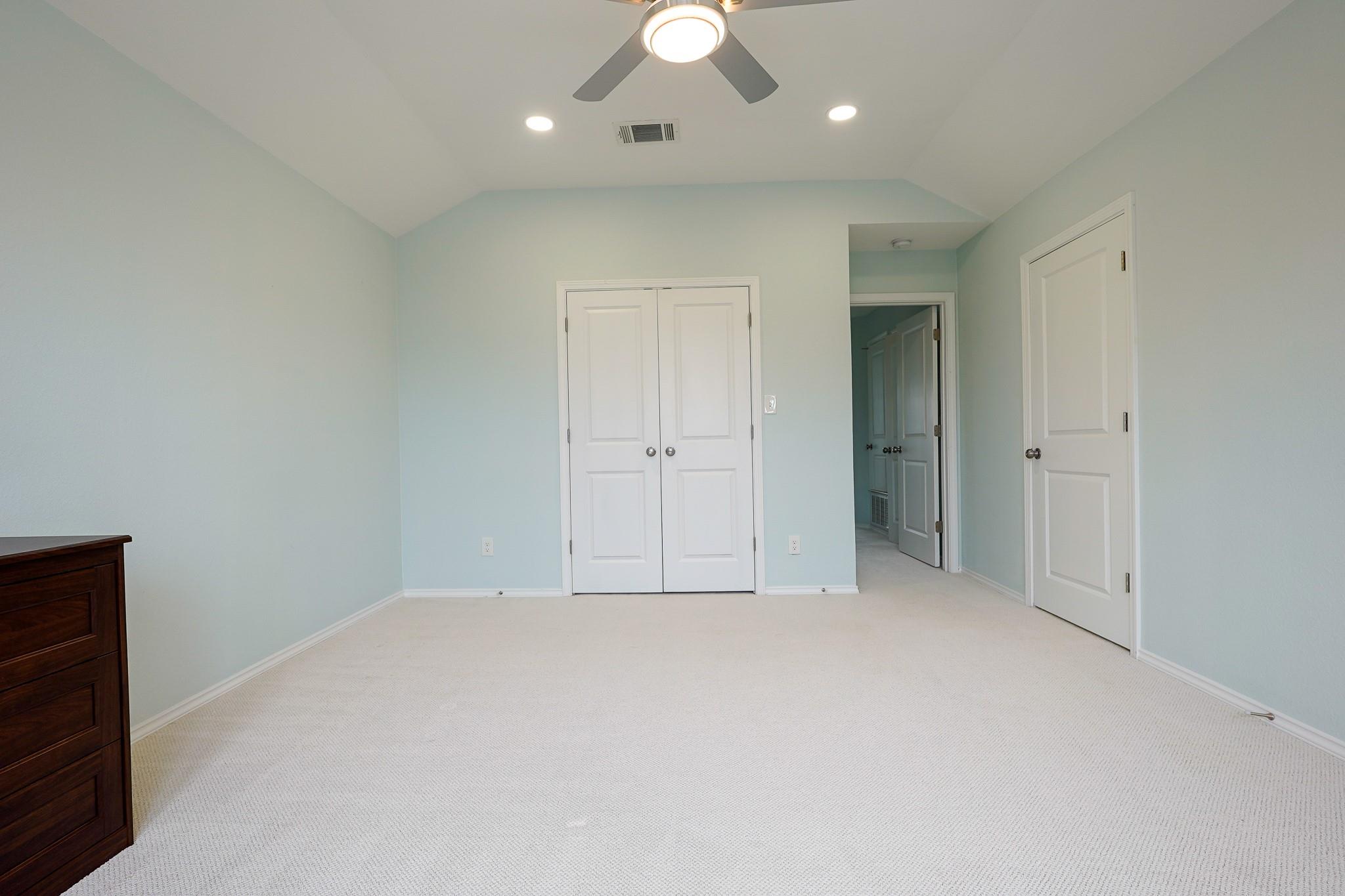 1712 Southwestern Dr Property Photo 17