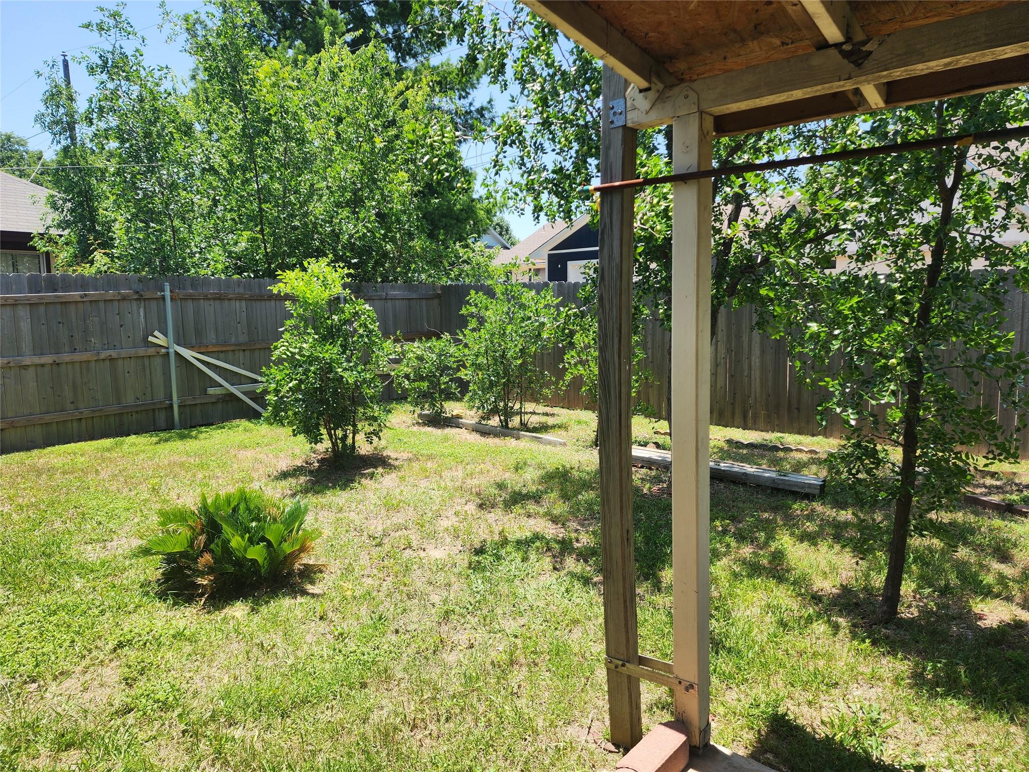 1712 Southwestern Dr Property Photo 24