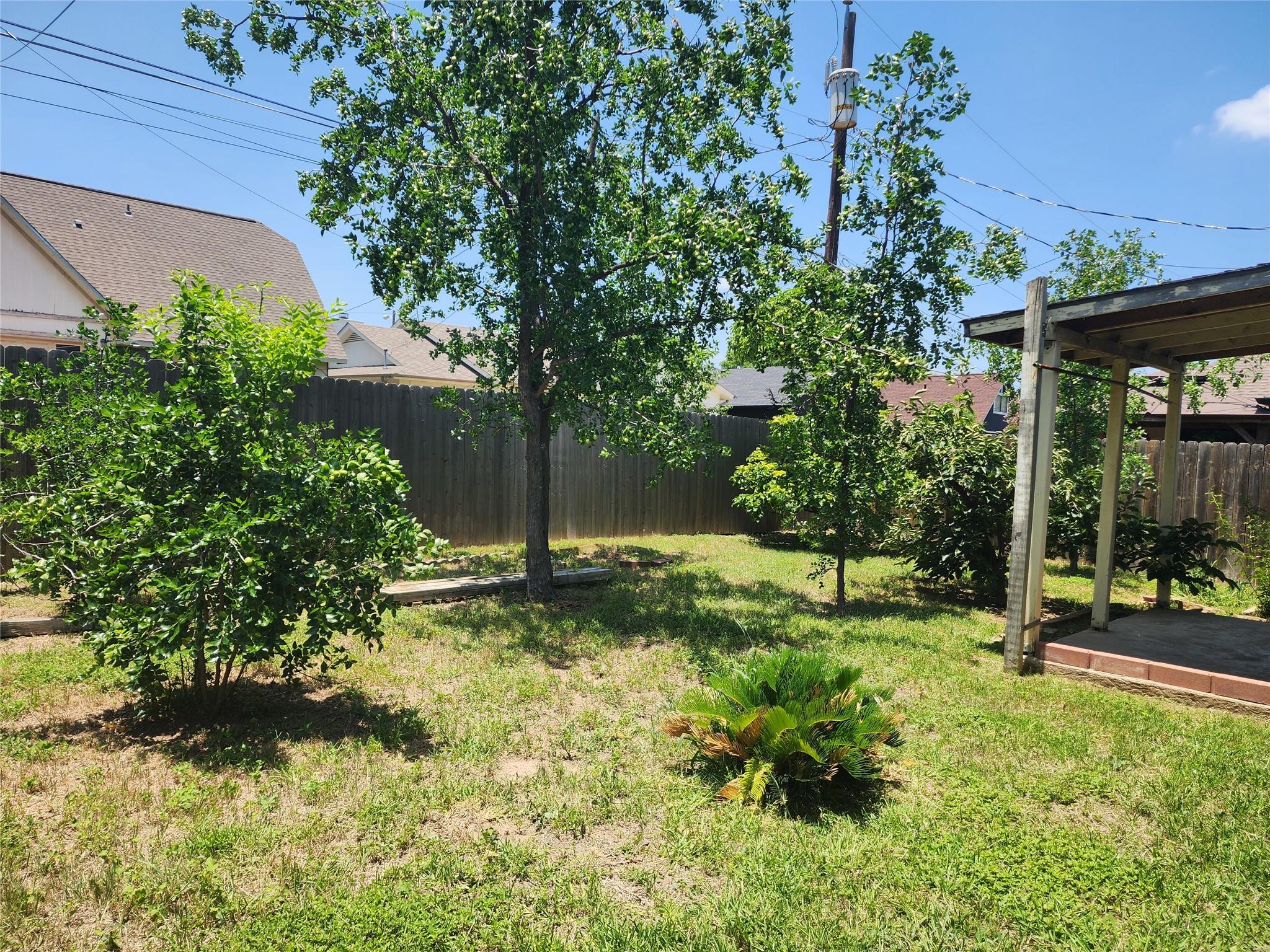 1712 Southwestern Dr Property Photo 25