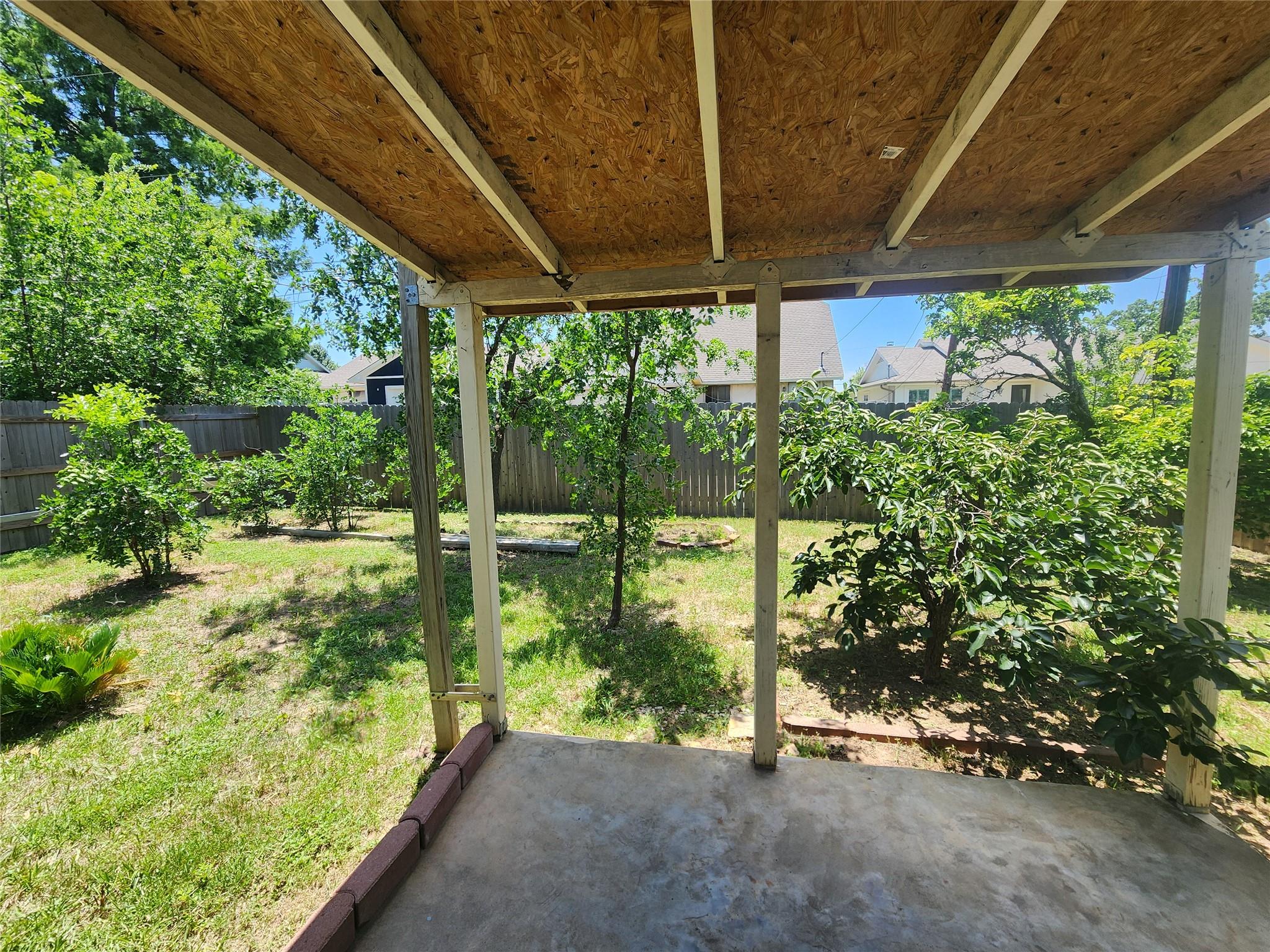 1712 Southwestern Dr Property Photo 27