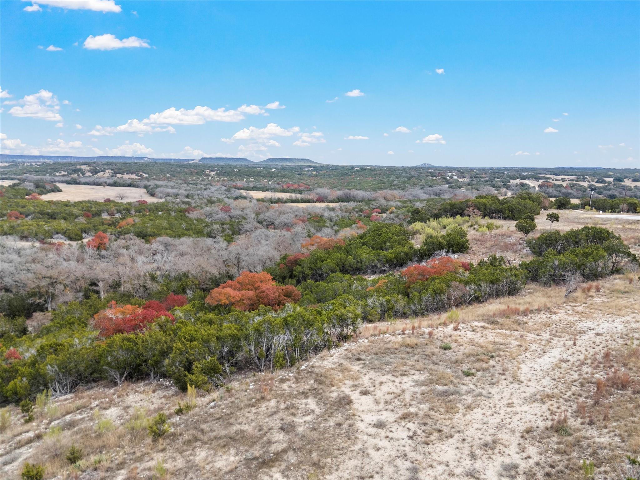 411 Arrowhead Trl Property Photo 3