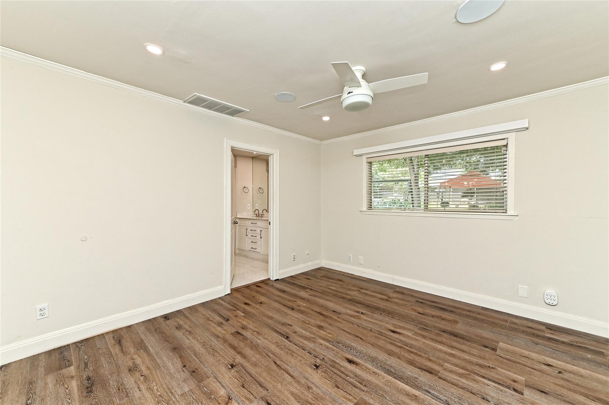 2709 W 49 1/2 St Property Photo 16