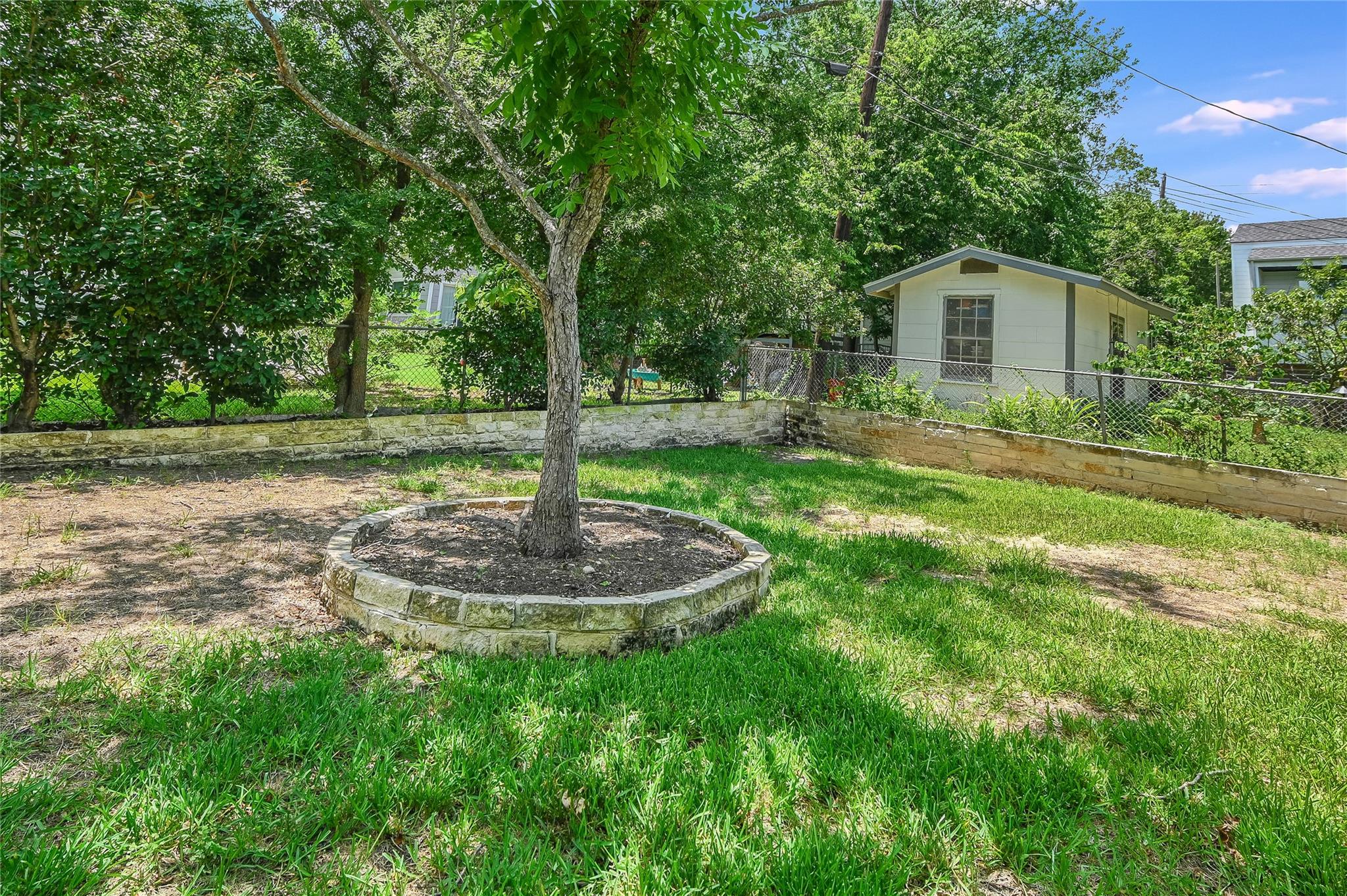2709 W 49 1/2 St Property Photo 24