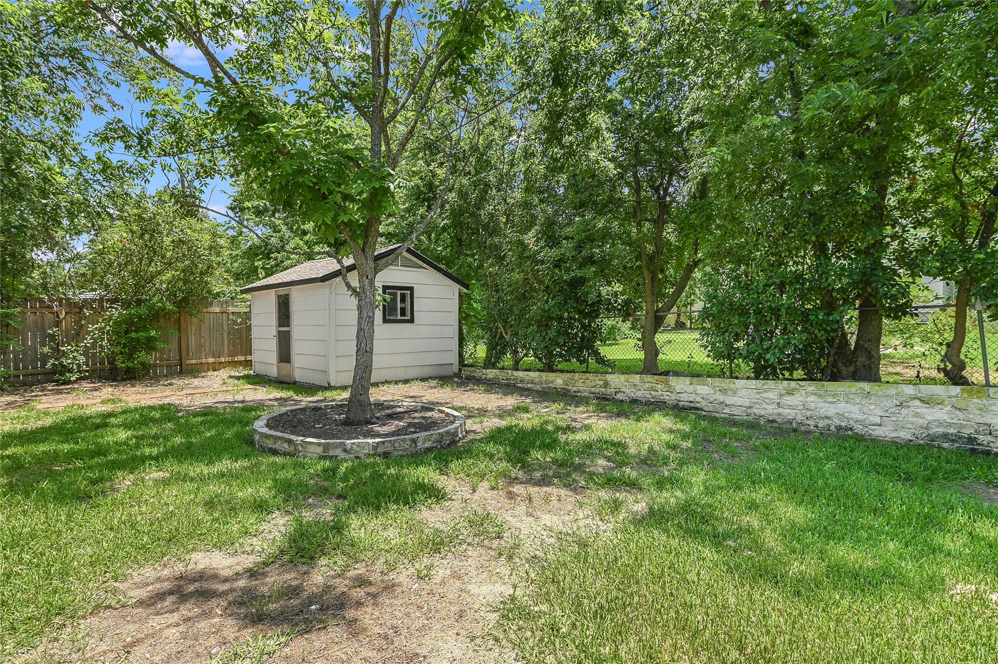 2709 W 49 1/2 St Property Photo 25