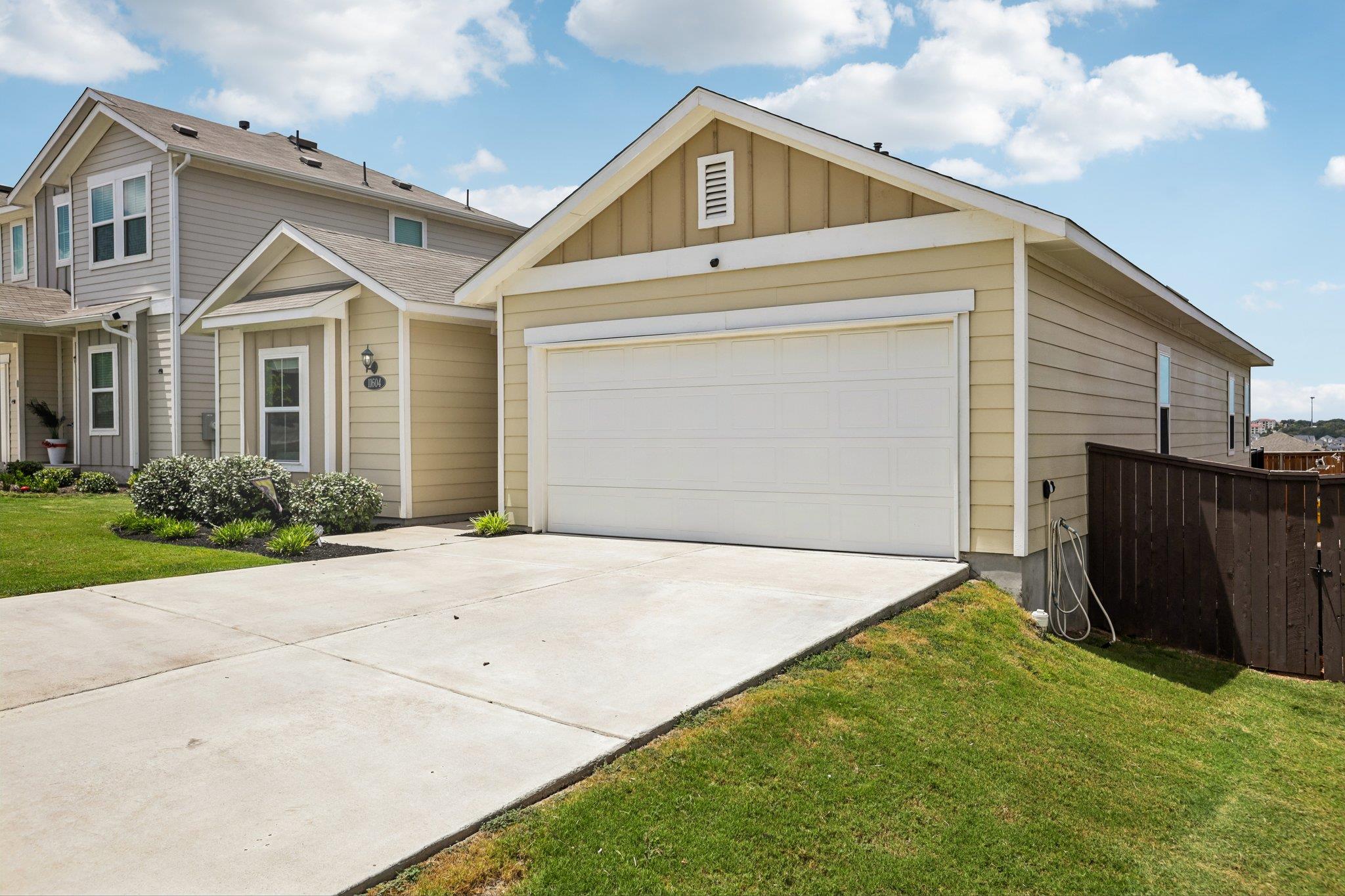11604 Comano Dr Property Photo 3