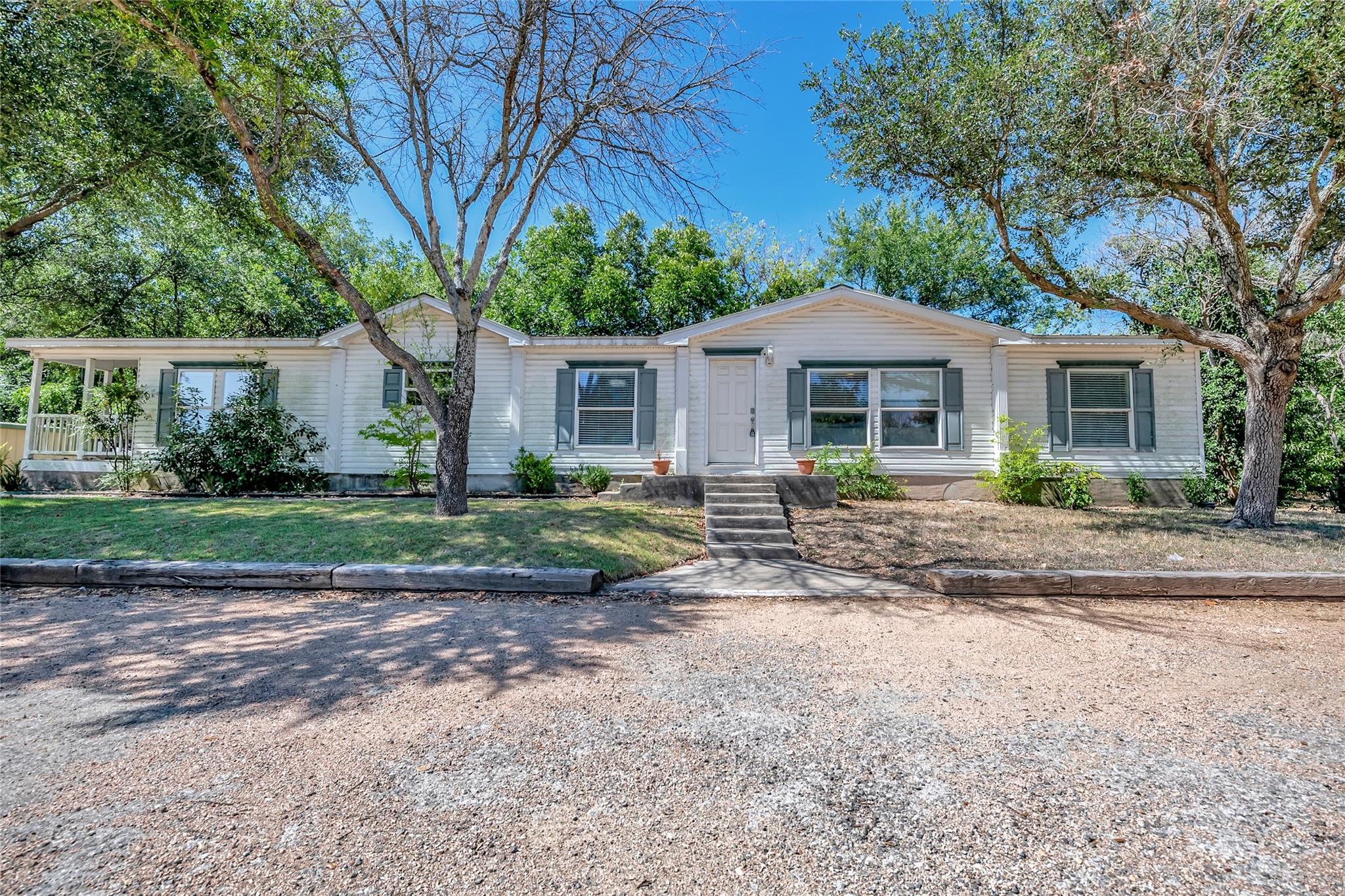 301 Fm 1660 Rd Property Photo 1