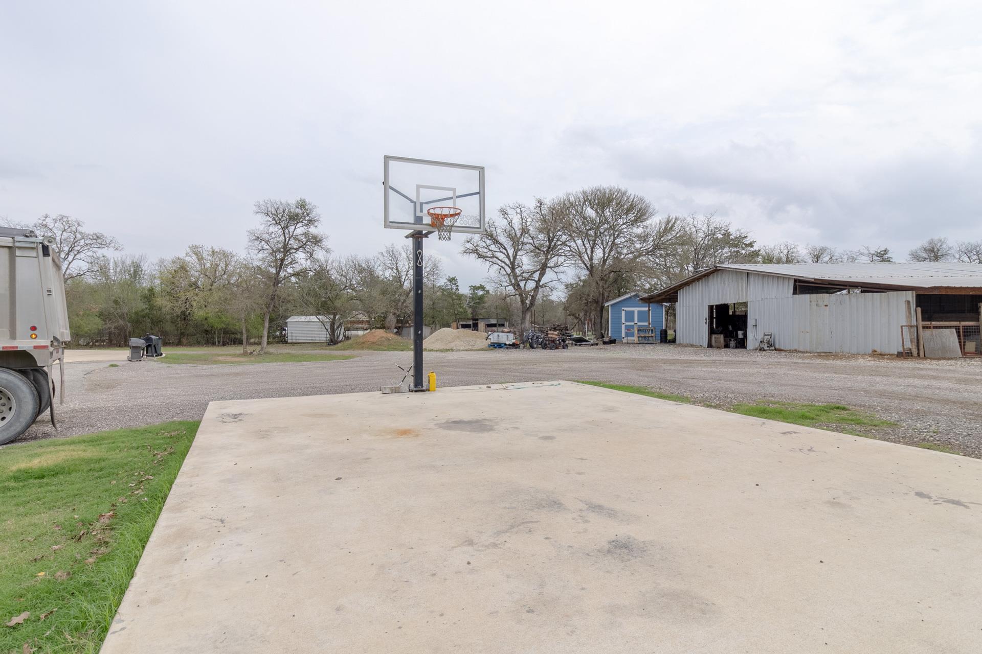319 Lonesome Dove Dr Property Photo 33
