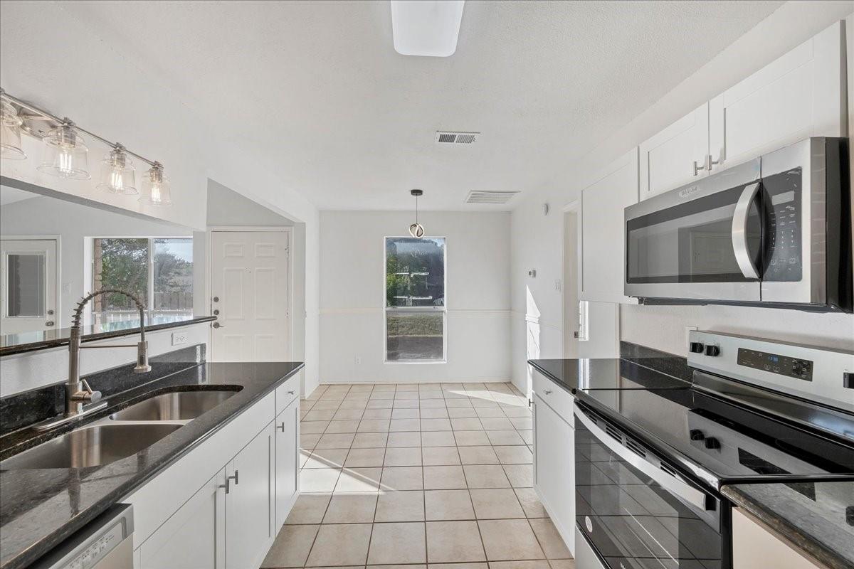421 Fantail Loop #b Property Photo 1