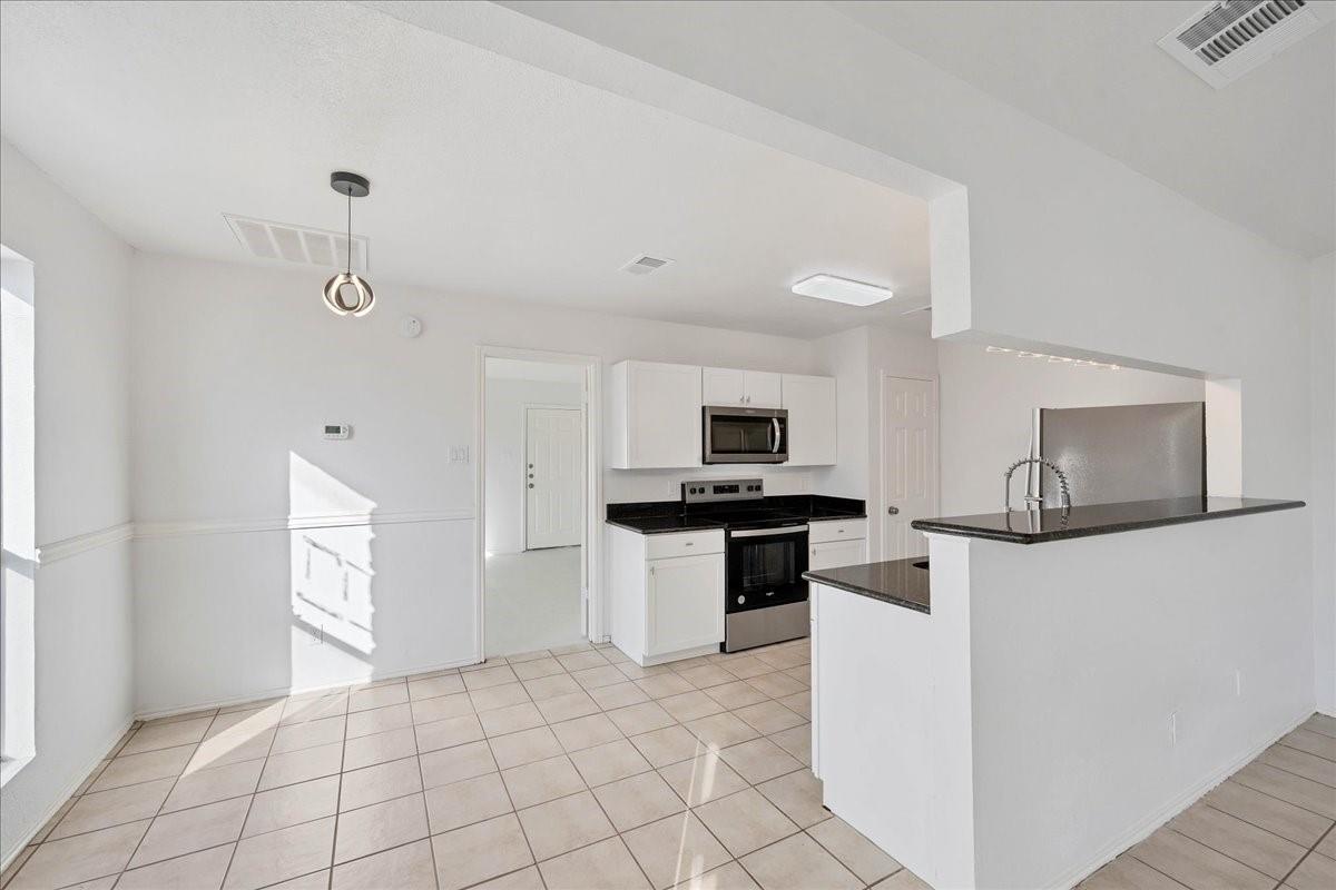 421 Fantail Loop #b Property Photo 4