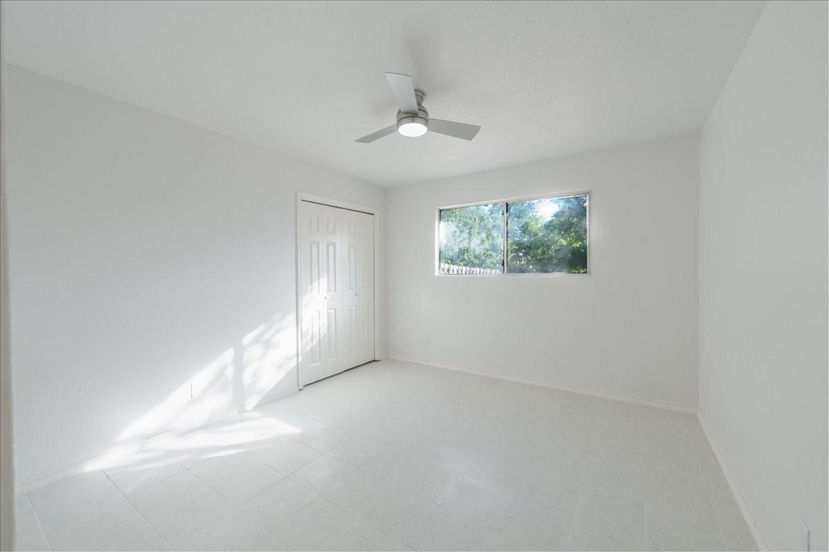 421 Fantail Loop #b Property Photo 11