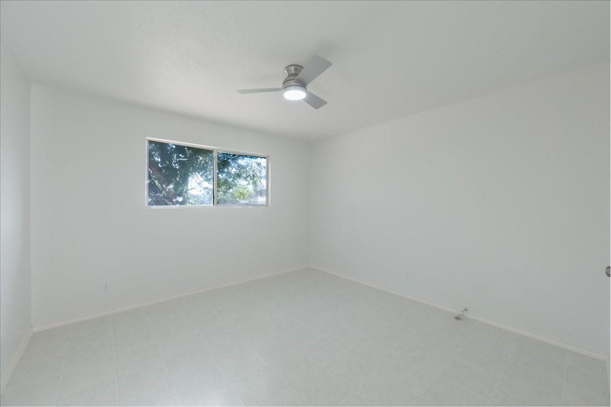 421 Fantail Loop #b Property Photo 13