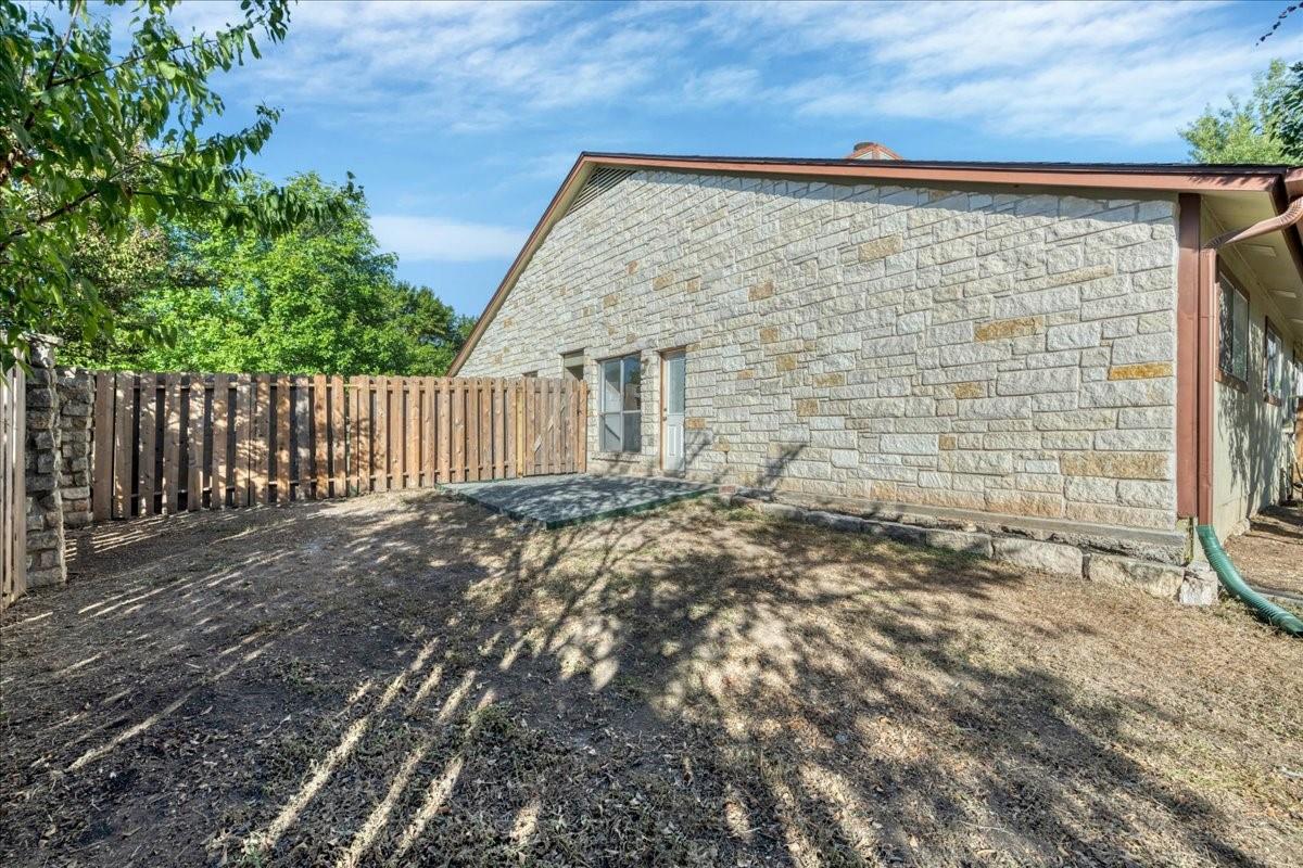 421 Fantail Loop #b Property Photo 14