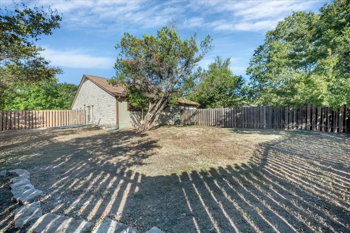 421 Fantail Loop #b Property Photo 15