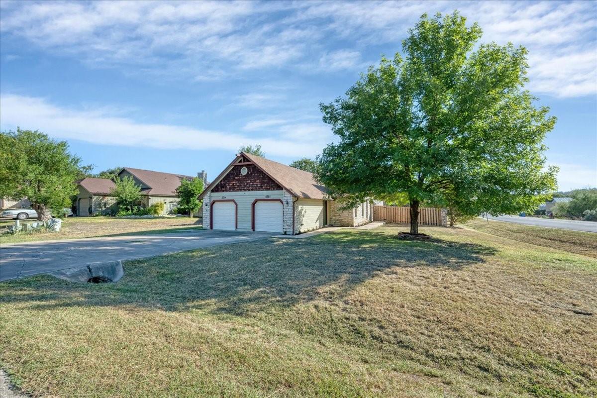 421 Fantail Loop #b Property Photo 18