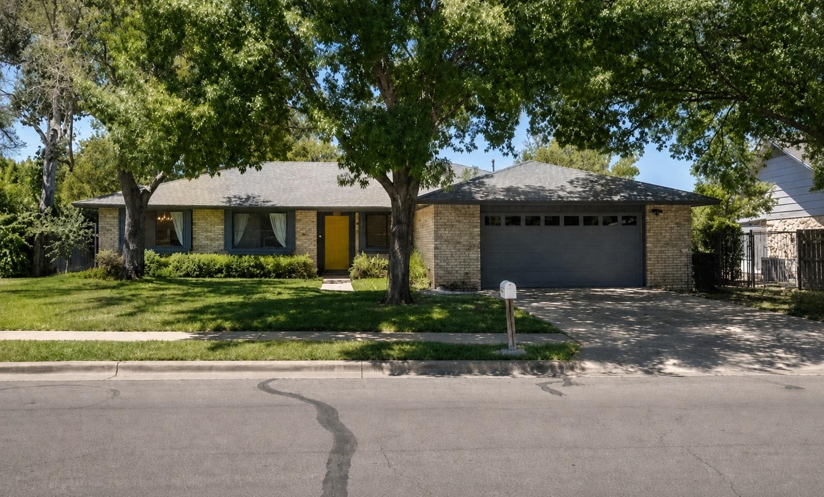 10512 Timbercrest Ln Property Photo 1
