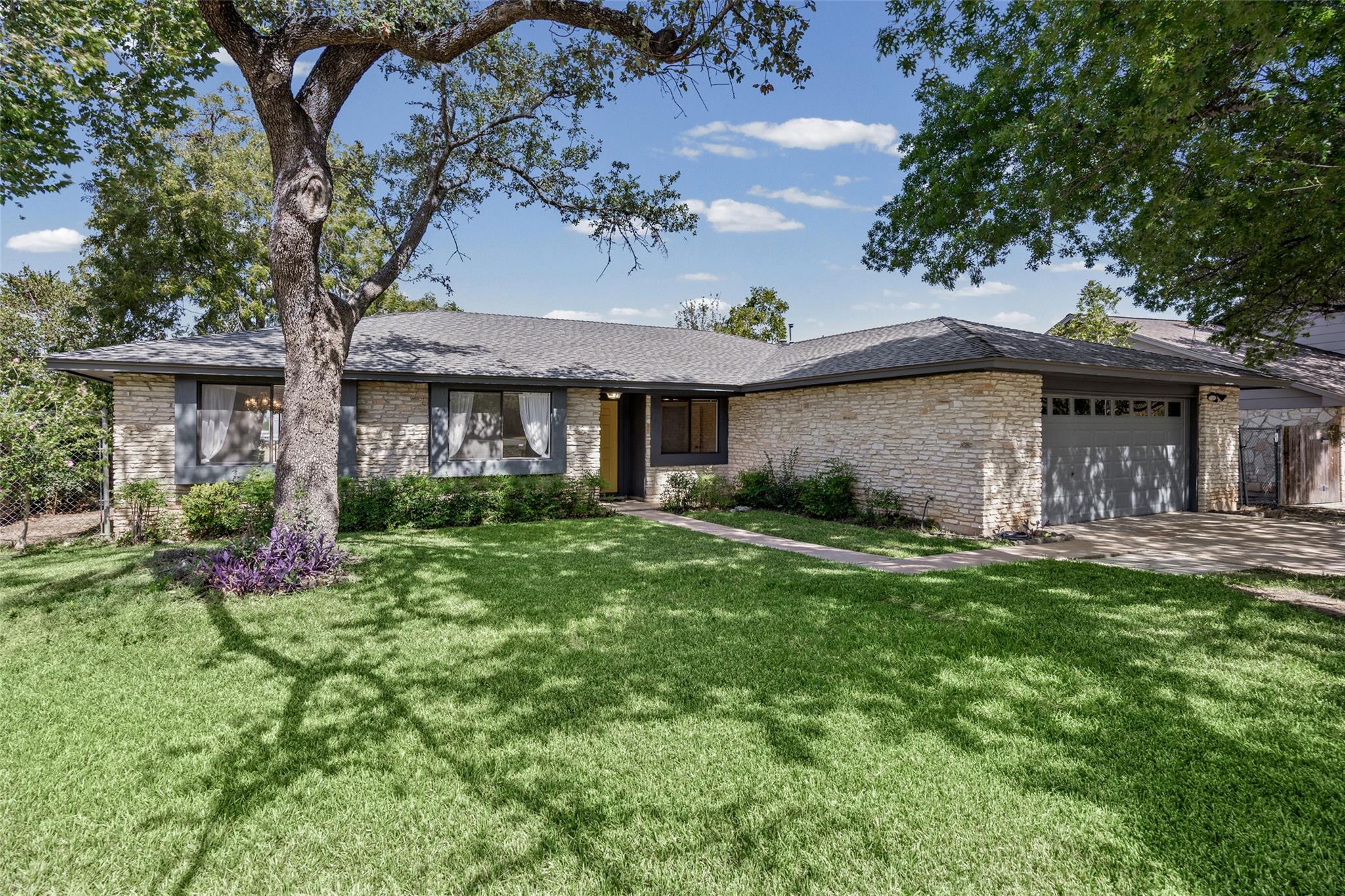10512 Timbercrest Ln Property Photo 1