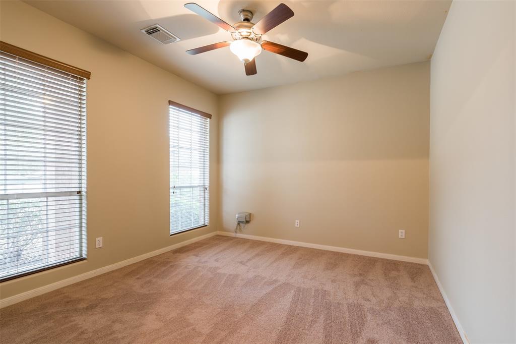 913 Brighton Pl Property Photo 6