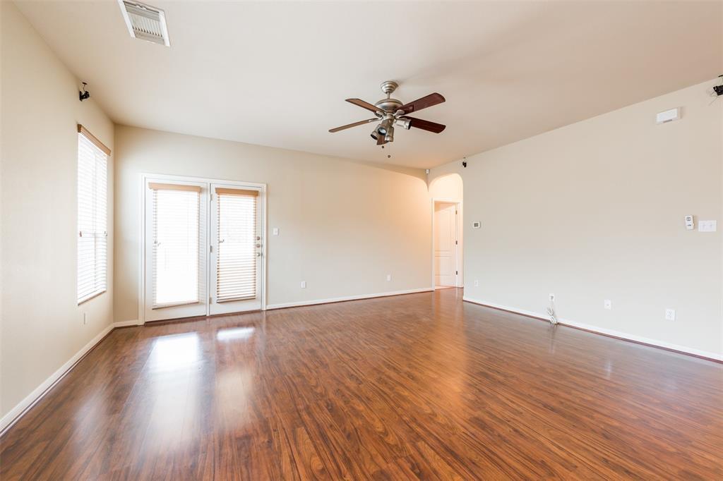 913 Brighton Pl Property Photo 10