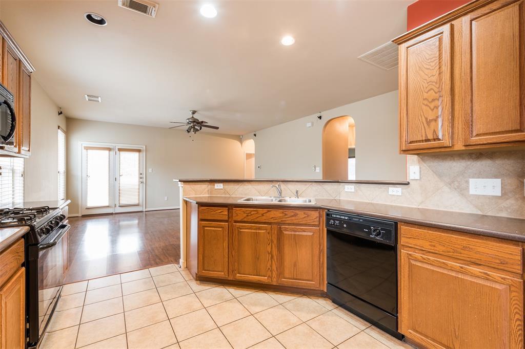 913 Brighton Pl Property Photo 12