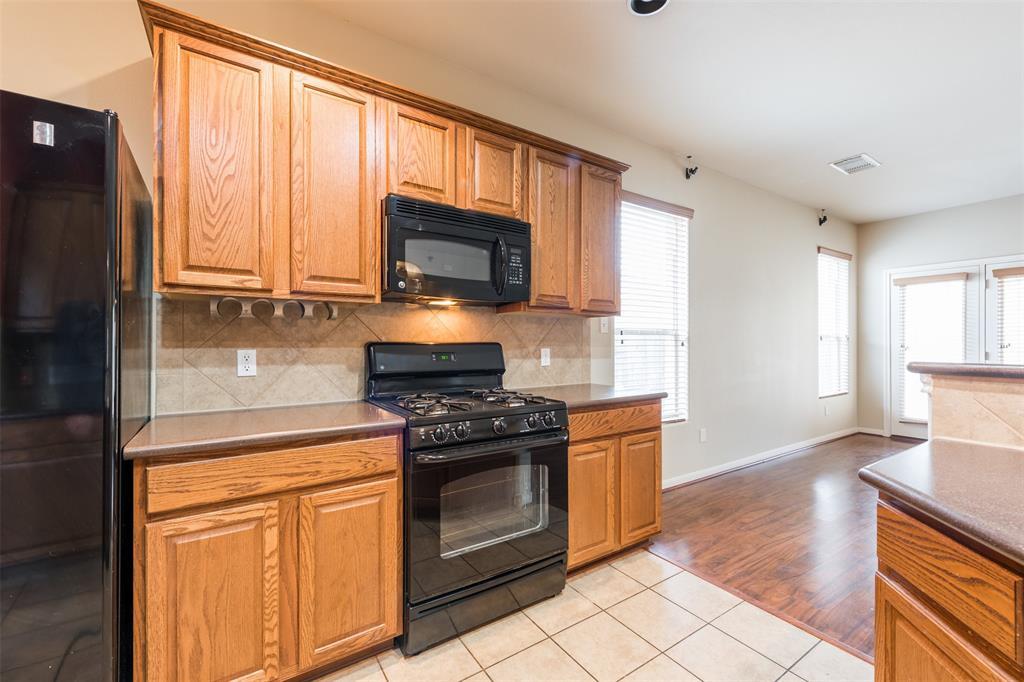 913 Brighton Pl Property Photo 13