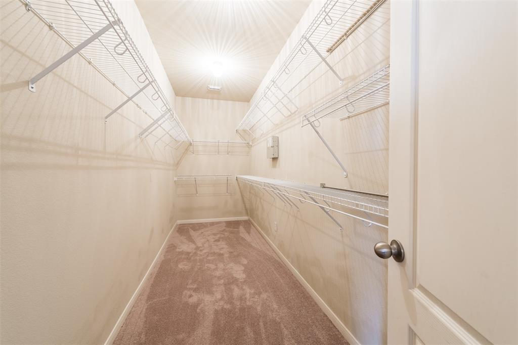 913 Brighton Pl Property Photo 19