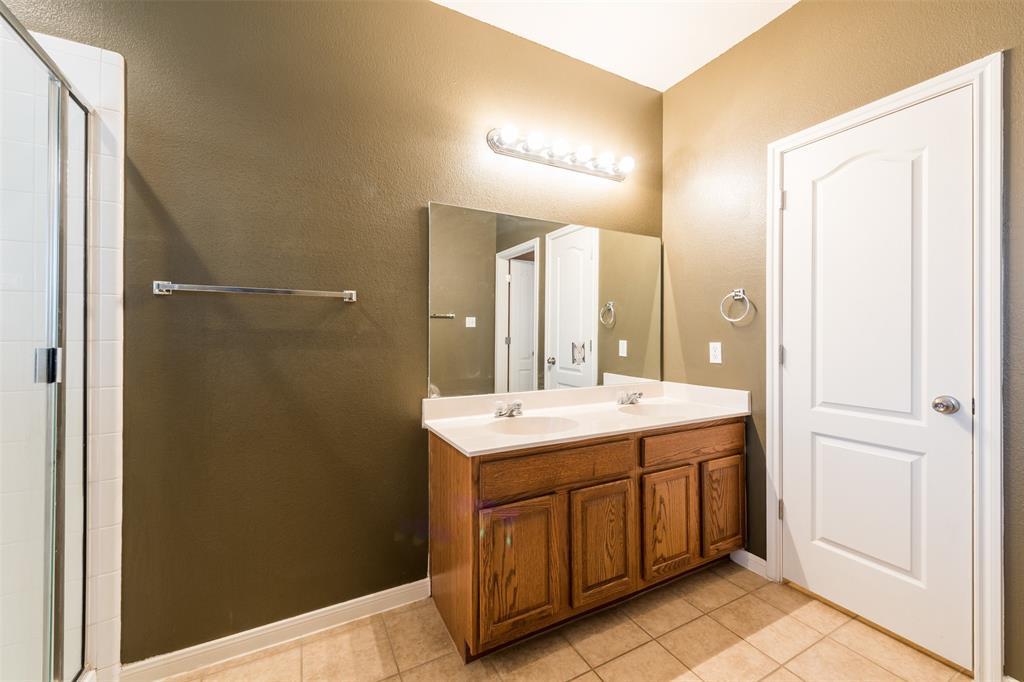 913 Brighton Pl Property Photo 22