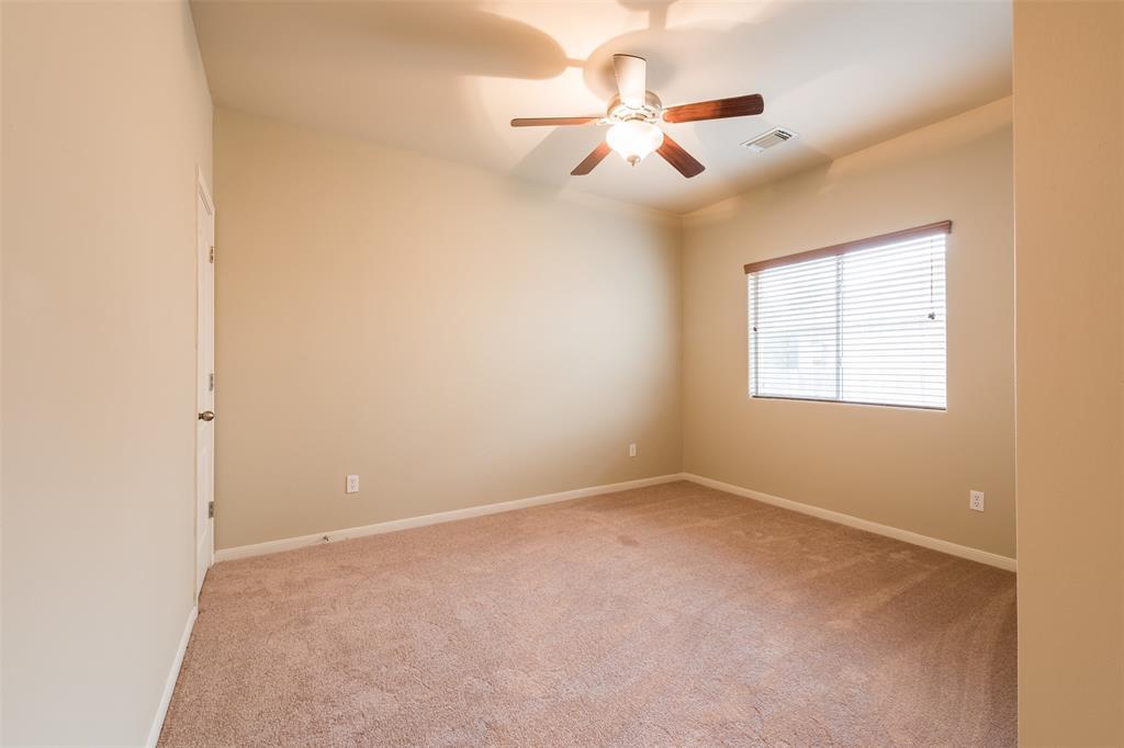 913 Brighton Pl Property Photo 23