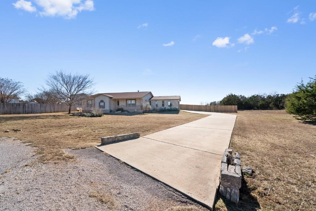 2301 Red Bird Cv Property Photo 4