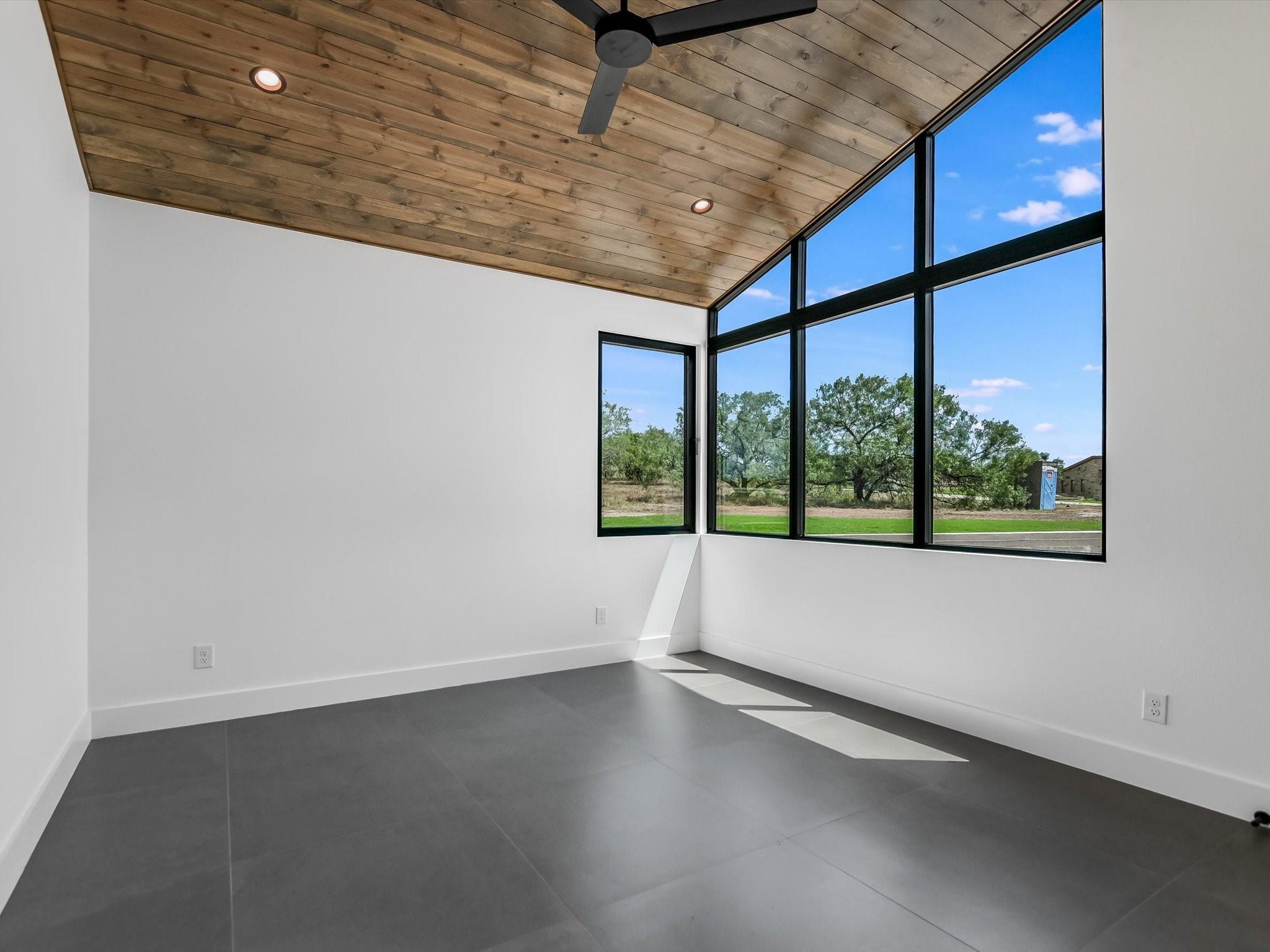 180 Westgate Loop Property Photo 21