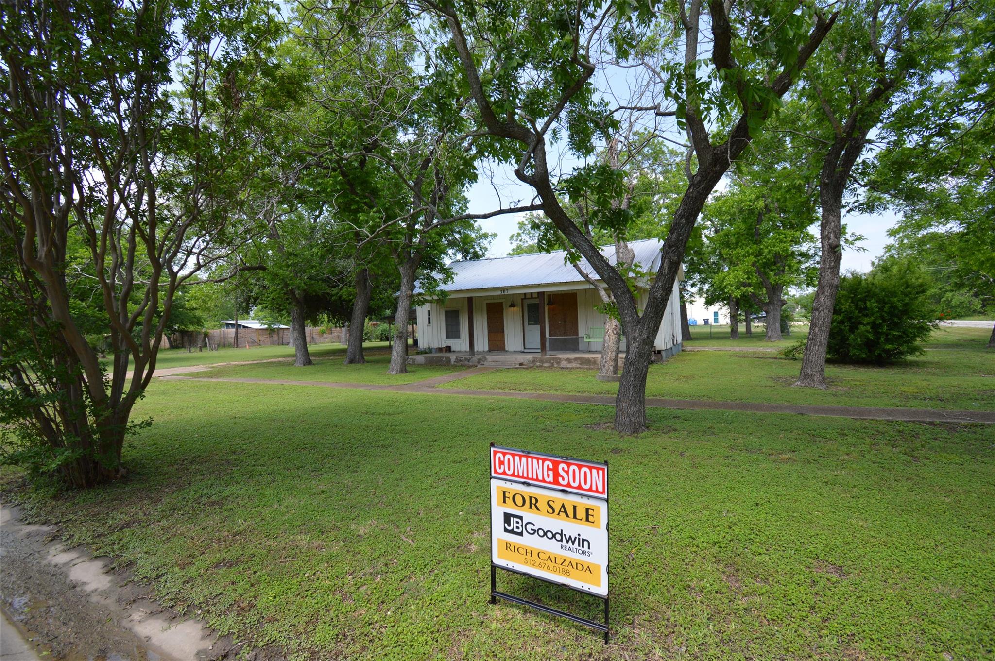 307 S Evie St Property Photo