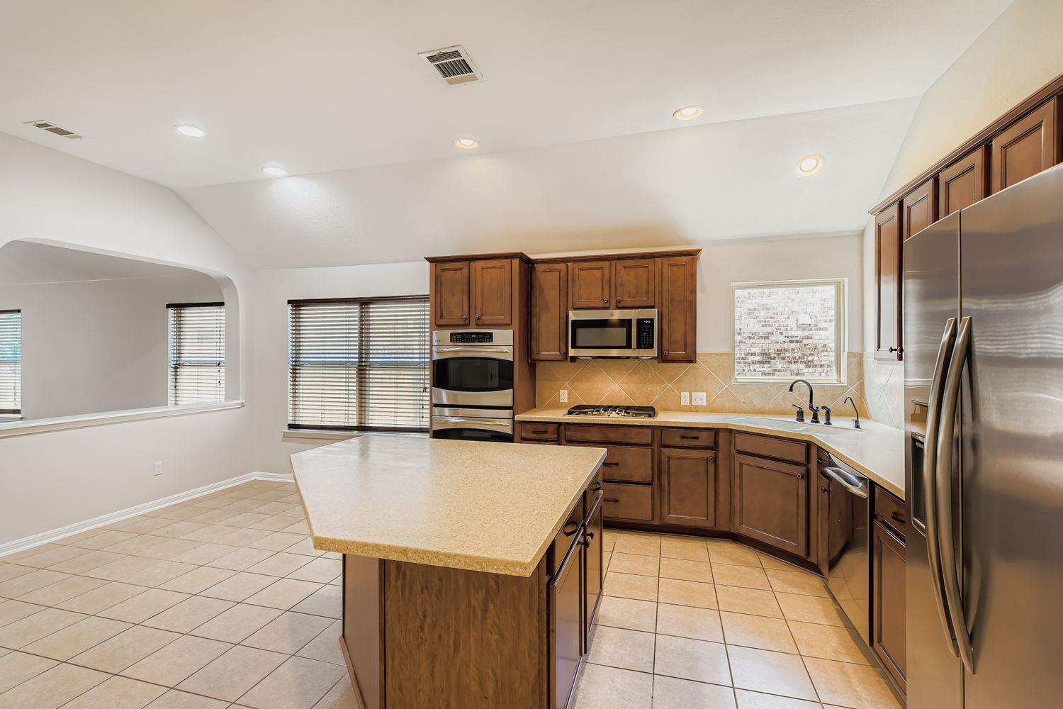 1909 Tranquility Ln Property Photo 2