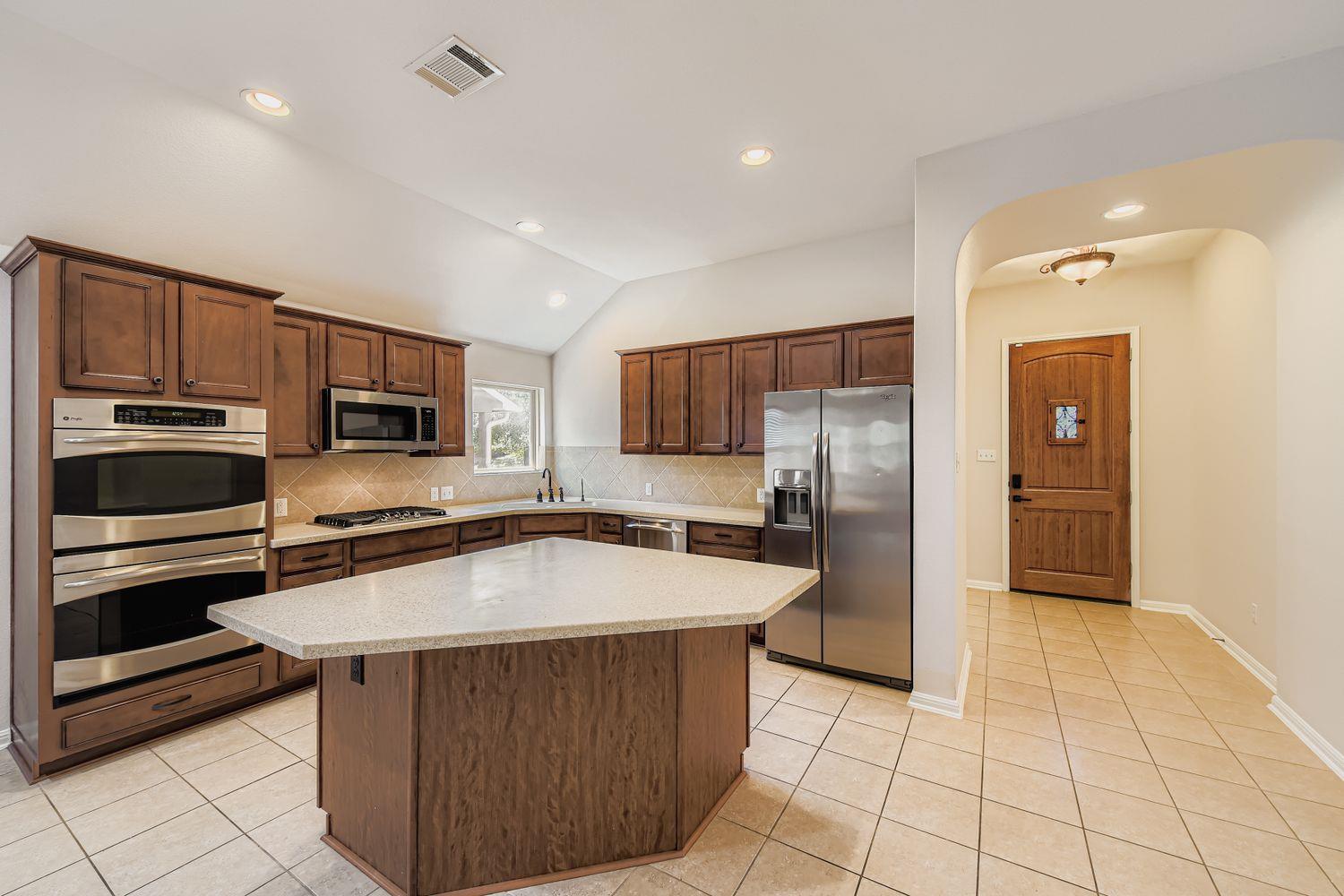 1909 Tranquility Ln Property Photo 6